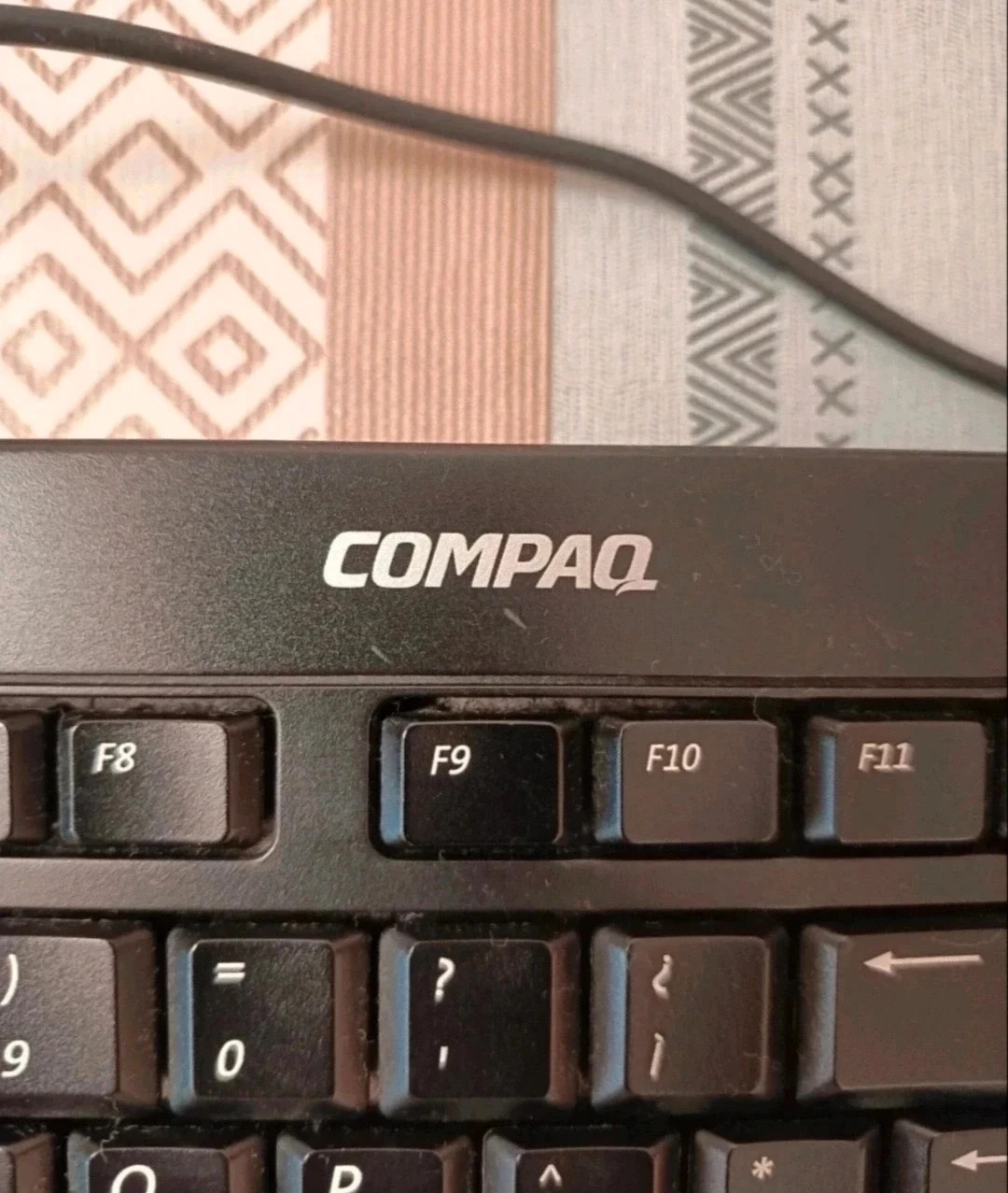 Teclado para computadora Compaq modelo 5137. – compaq 5