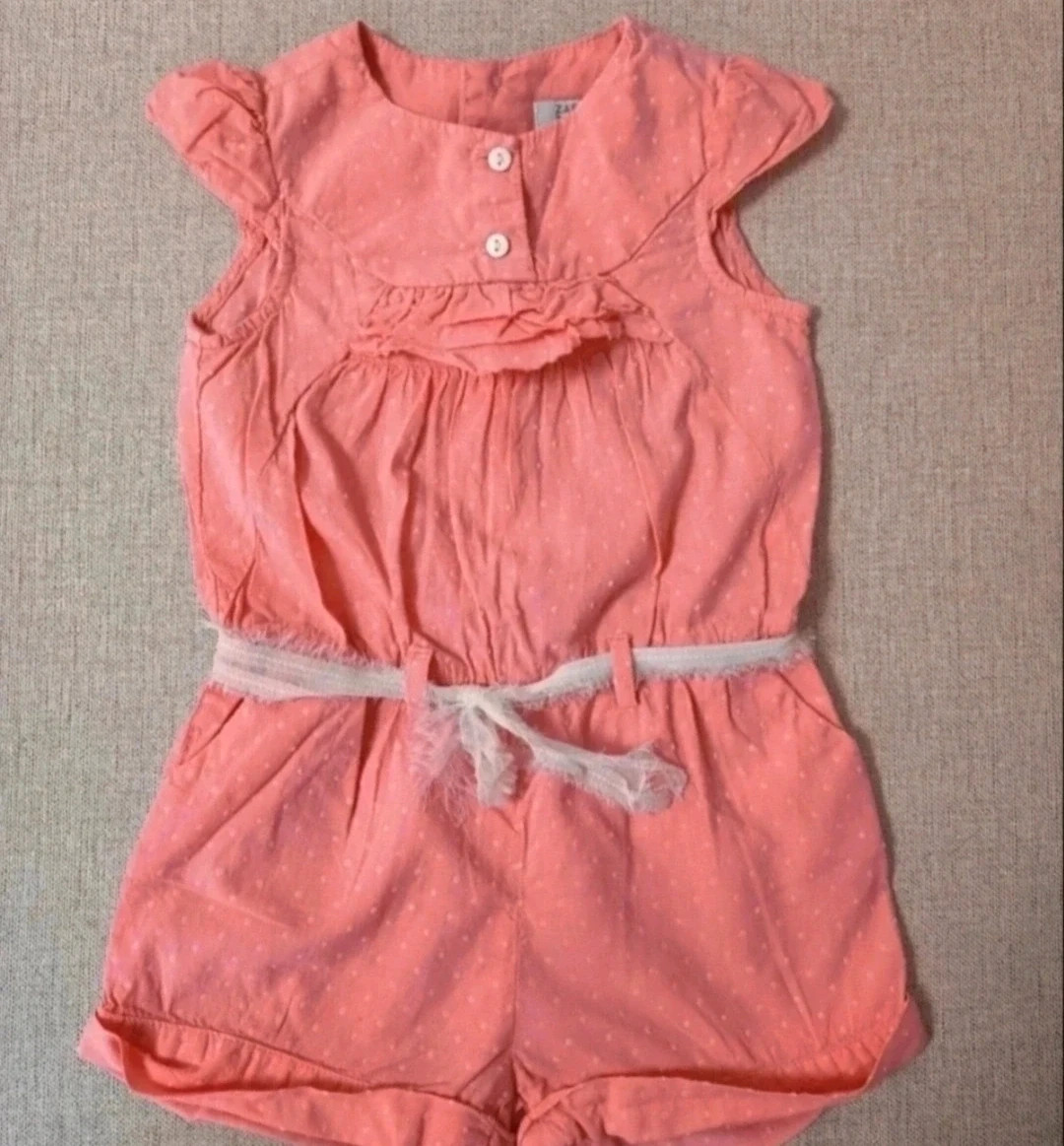 Precioso mono de niña bebé de Zara. Talla 12-18 meses.