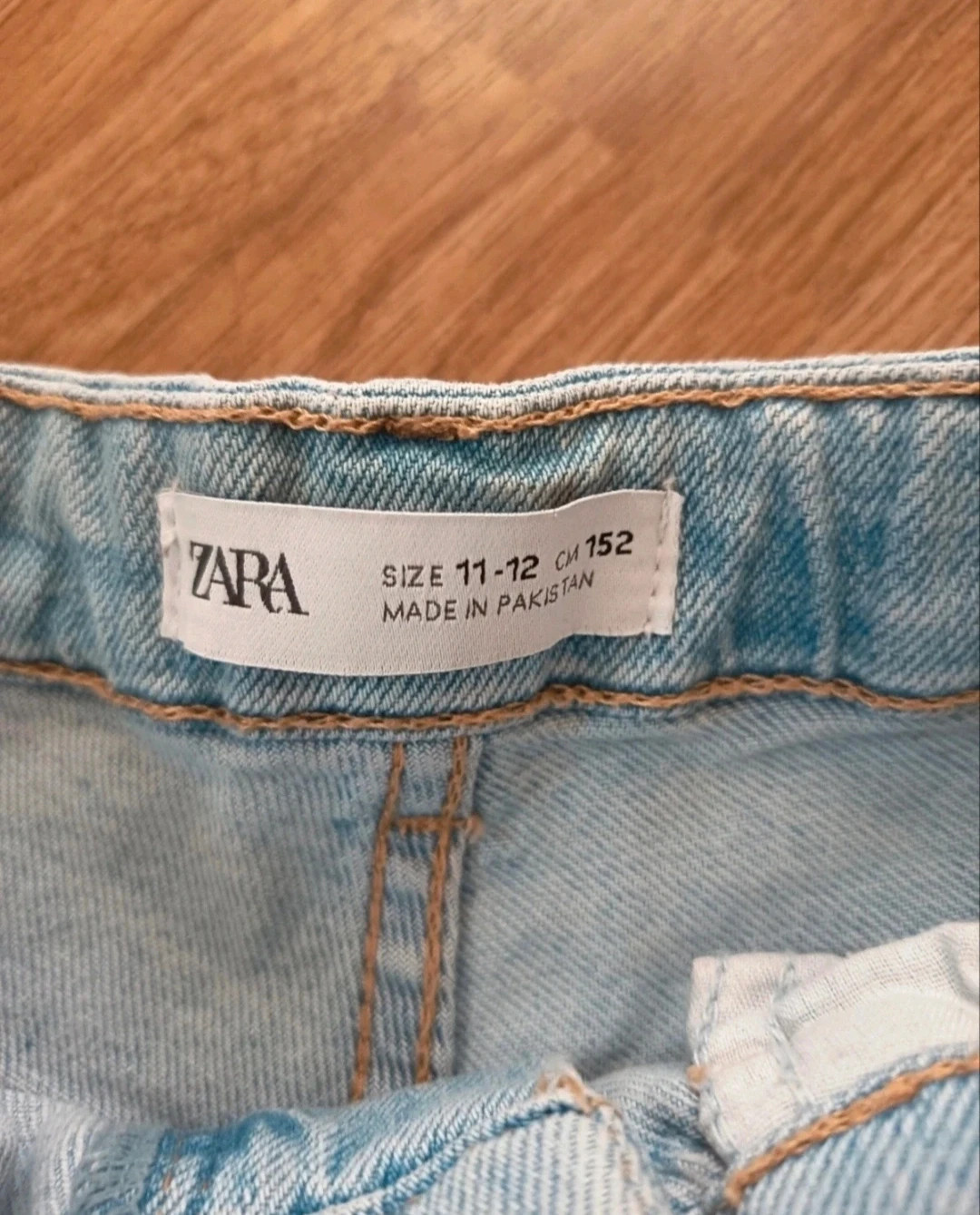 Pantalón short vaquero de niña. Talla 11-12 años. De Zara – Zara – taille 12 ans / 152 cm 5