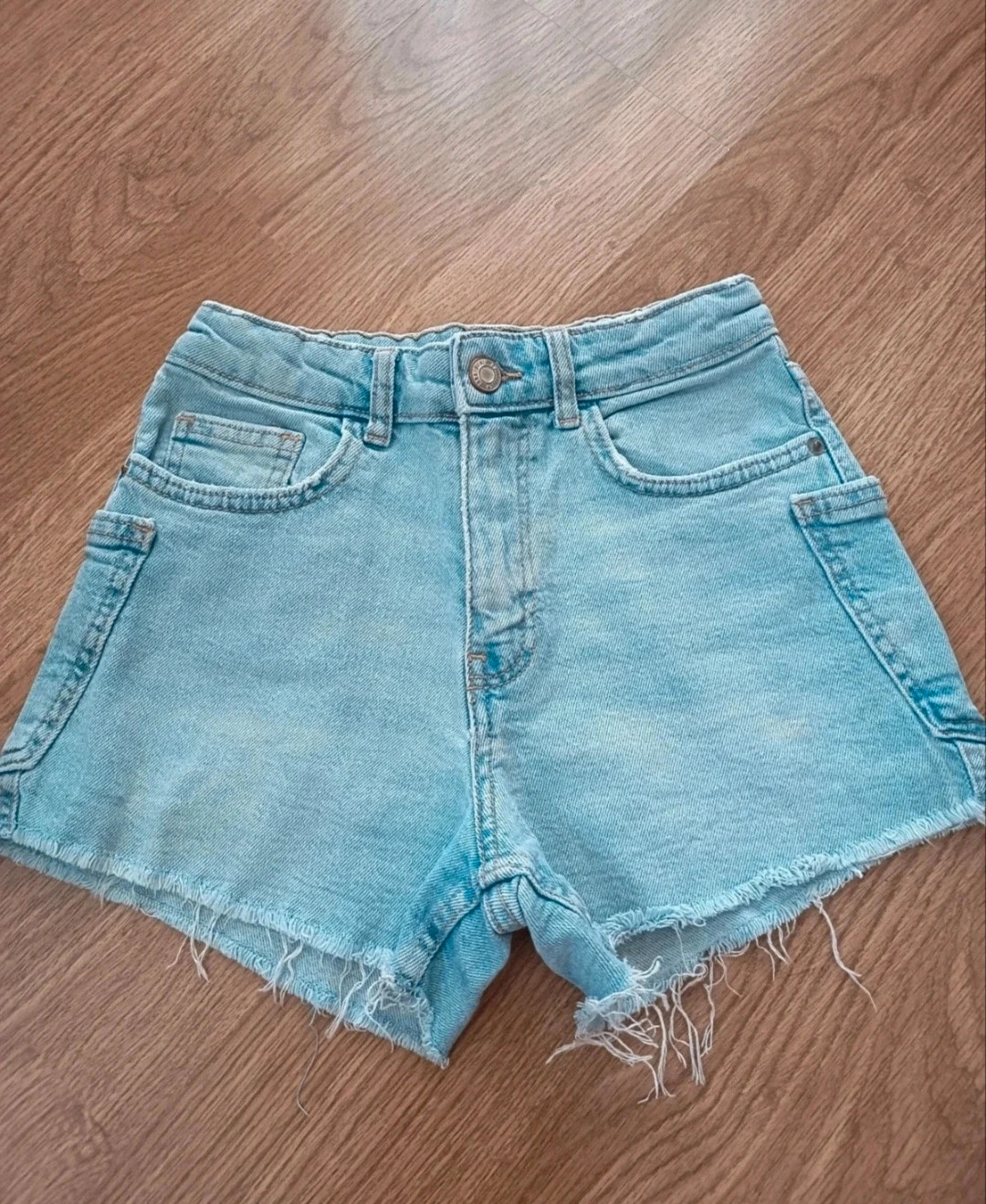 Pantalón short vaquero de niña. Talla 11-12 años. De Zara – Zara – taille 12 ans / 152 cm