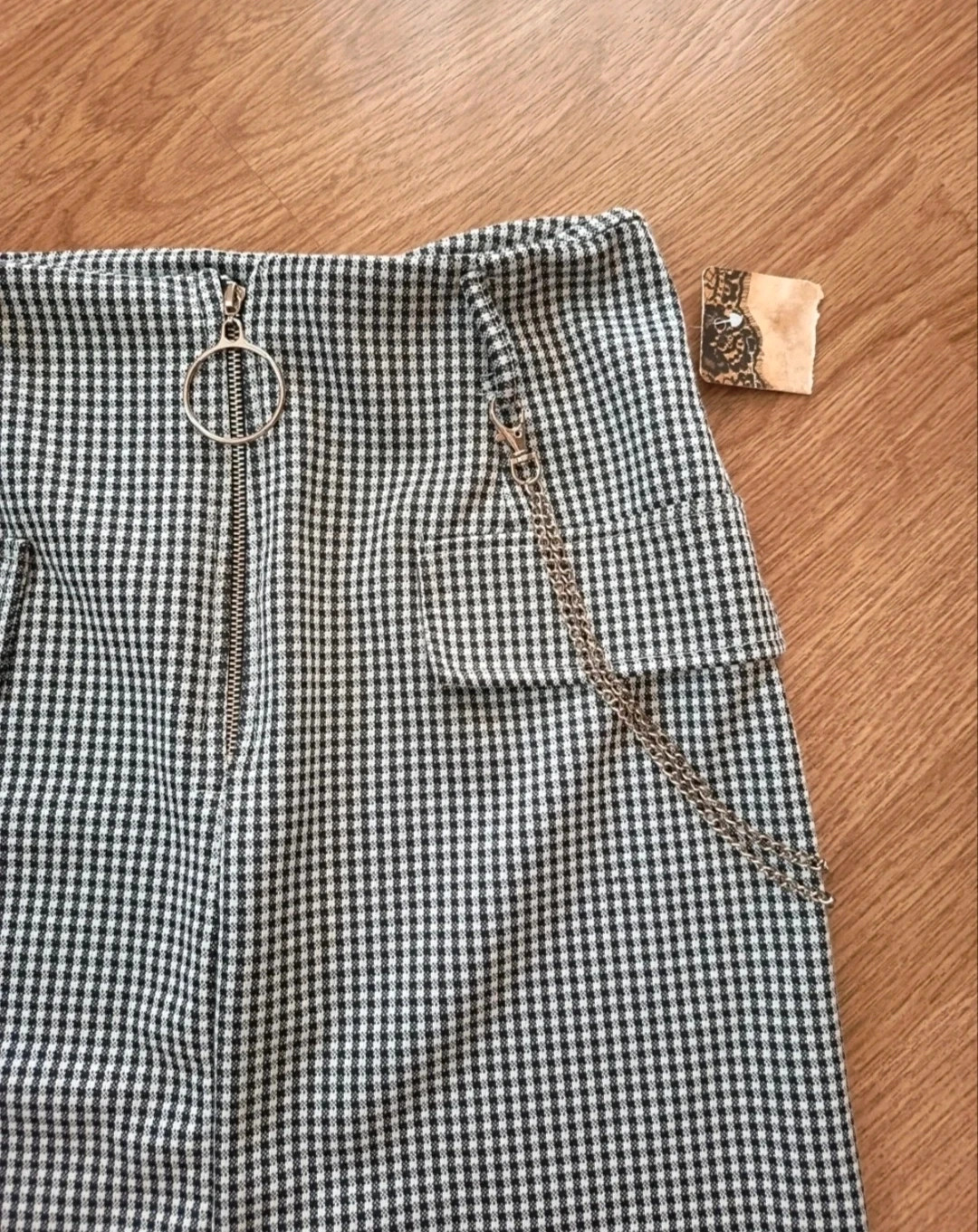 Minifalda de mujer en perfecto estado. Talla L. Con etiqueta – Local – taille L / 40 / 12 2