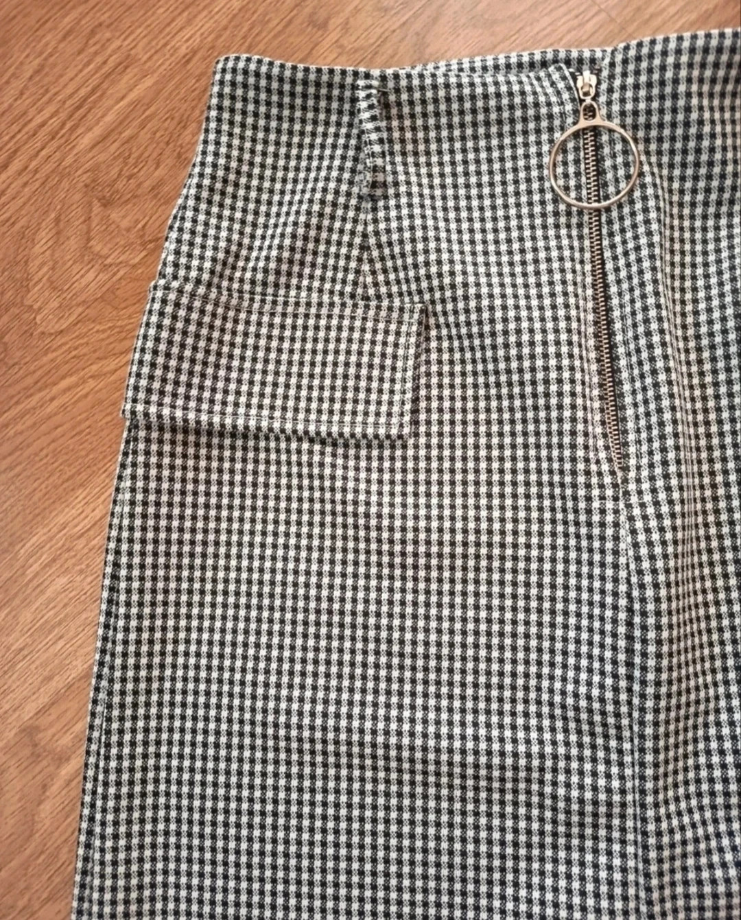 Minifalda de mujer en perfecto estado. Talla L. Con etiqueta – Local – taille L / 40 / 12 4