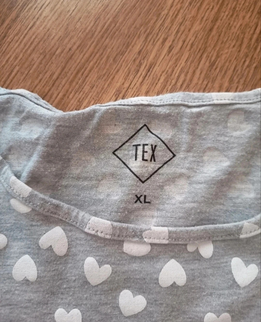 Camisola de mujer de Tex. Talla XL. Con estampado de corazones – TEX – taille XL / 42 / 14 5
