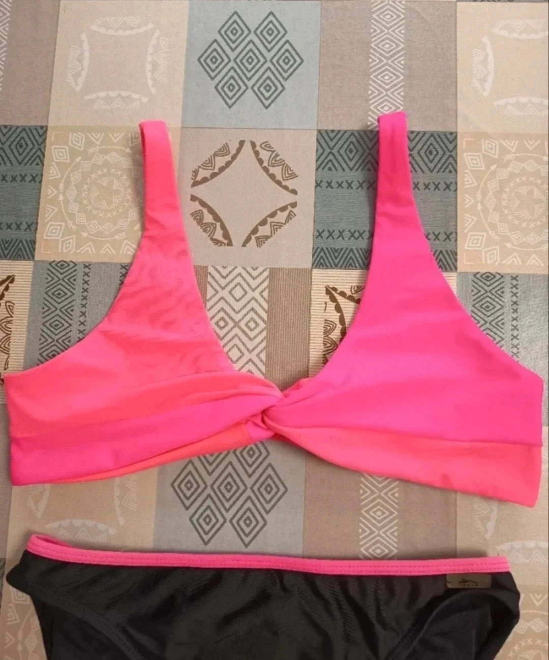 Bikini en negro y fucsia de chica. Talla 14 años. De Tenth. Buen estado – Tenth – taille 14 ans / 164 cm 2