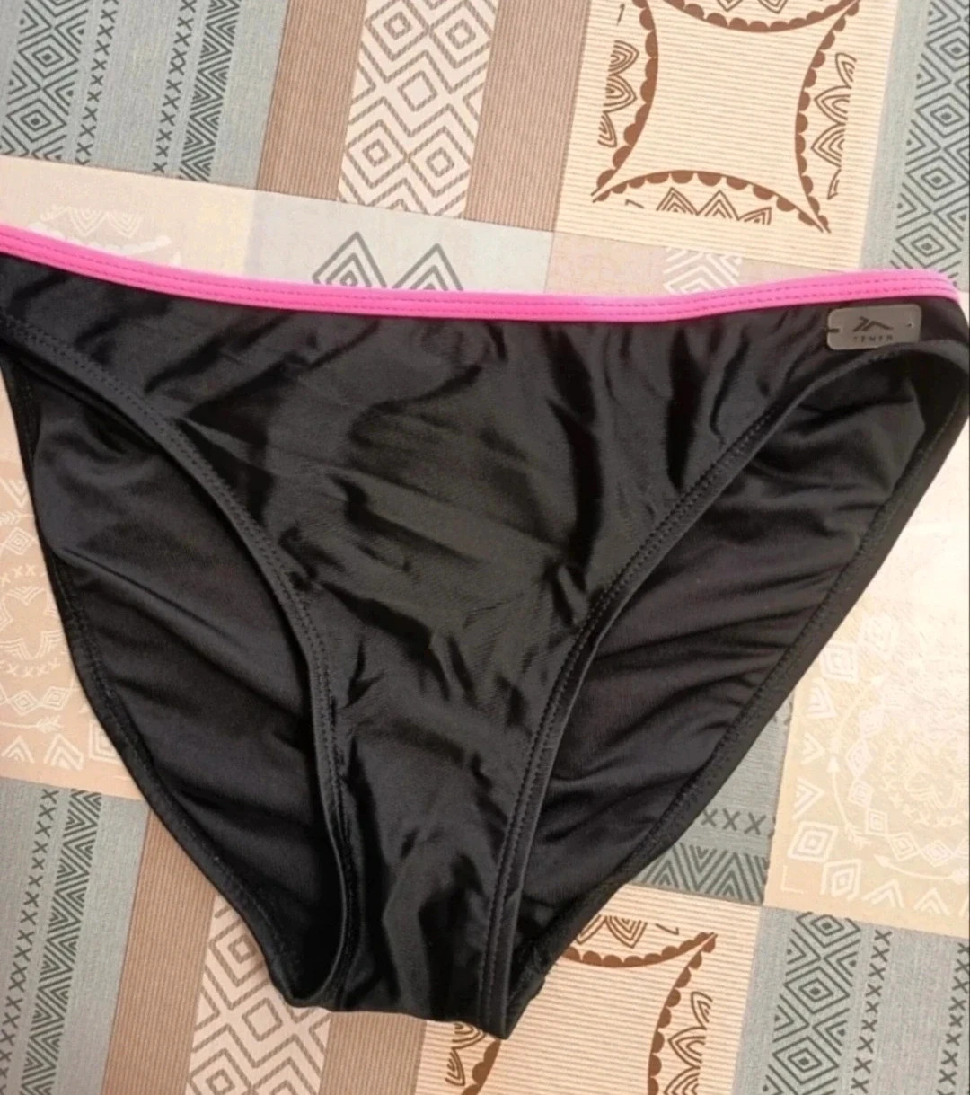 Bikini en negro y fucsia de chica. Talla 14 años. De Tenth. Buen estado – Tenth – taille 14 ans / 164 cm 5