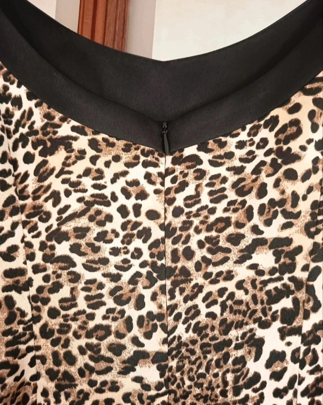 Precioso vestido con estampado leopardo. Talla L. Perfecto estado – Local – taille L / 40 / 12 4