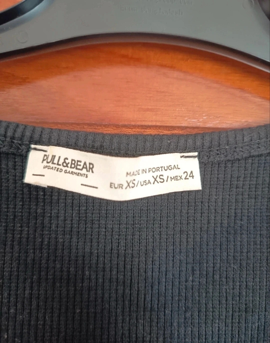 Precioso vestido de mujer ceñido y tipo deportivo de Pull & Bear. Talla XS – Pull & Bear – taille XS / 34 / 6 2