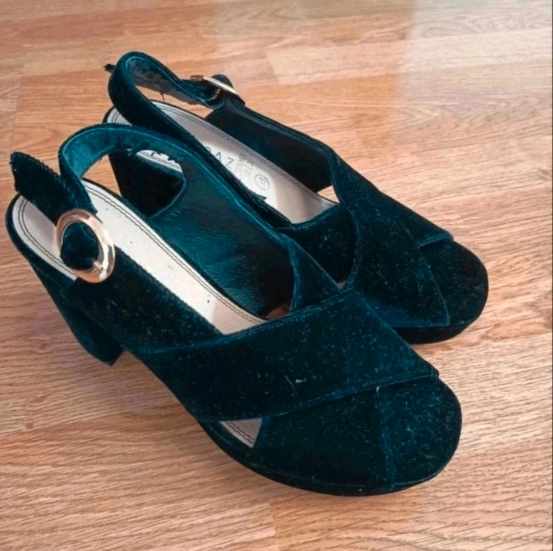 Preciosos zapatos de tacón de mujer en buen estado. De Marypaz. Número 38