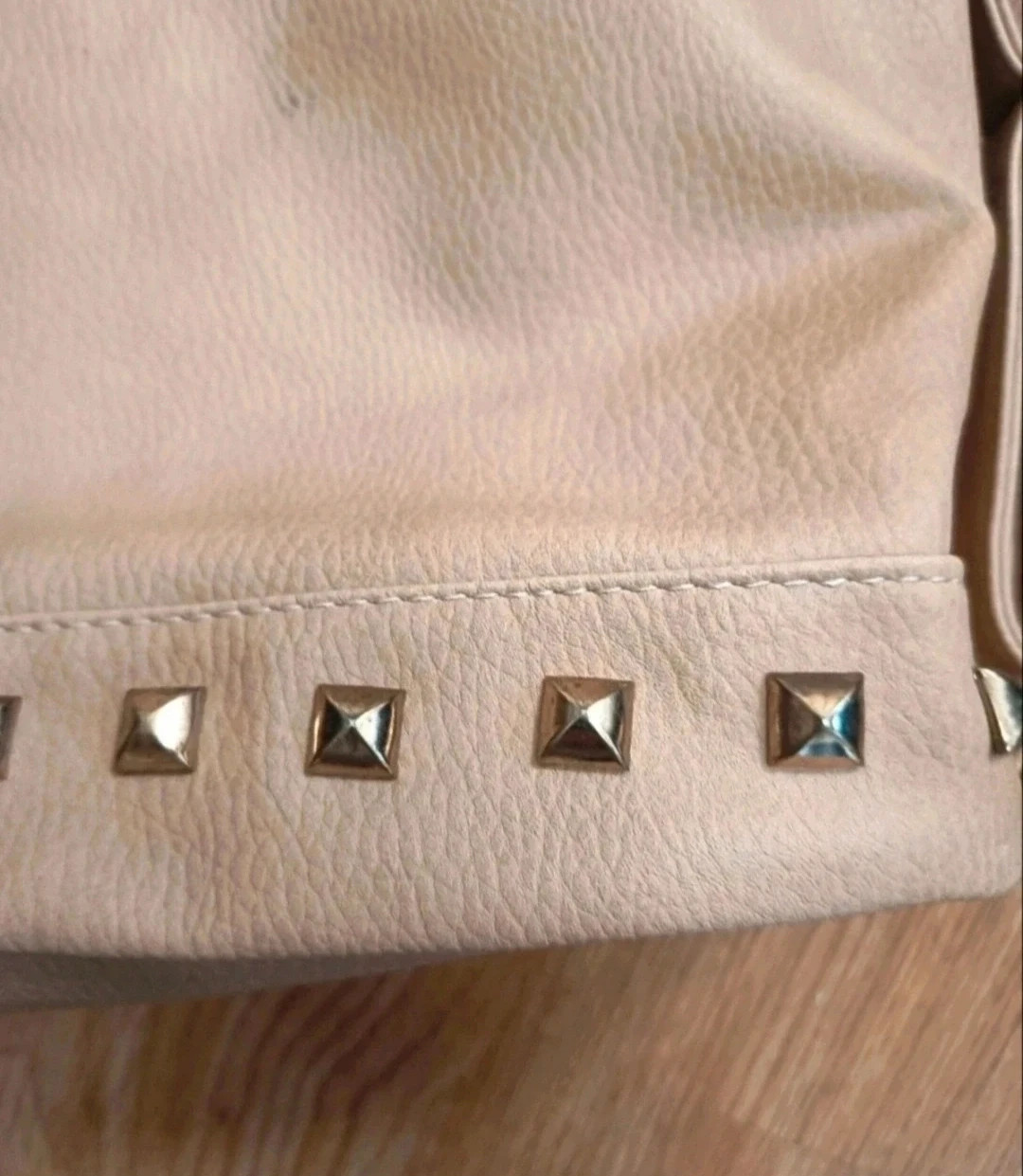Bolso de mujer de hombro en marrón claro – Local 5