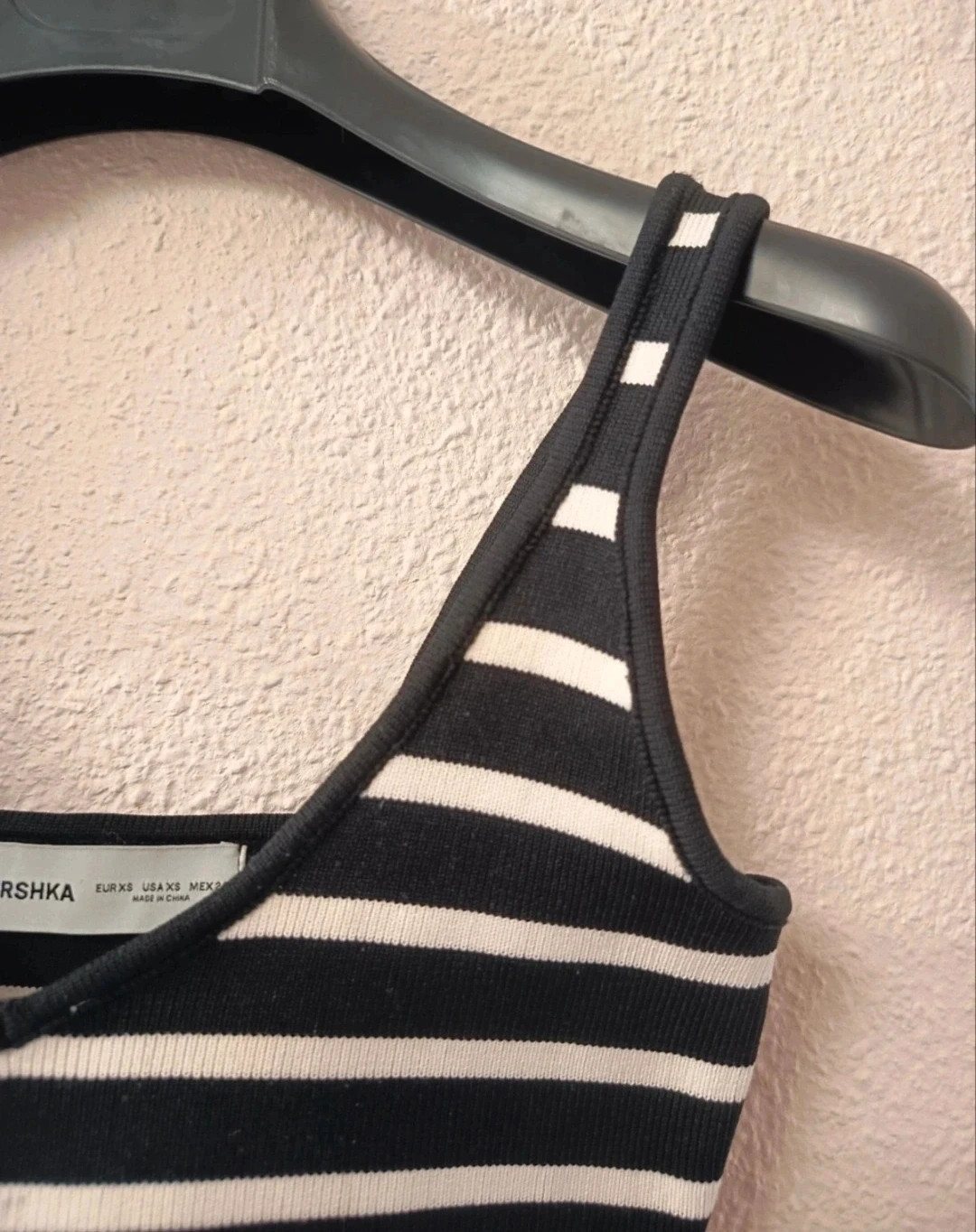 Top Bershka Rayas Blanco y Negro Talla XS – Bershka – taille XS / 34 / 6 2