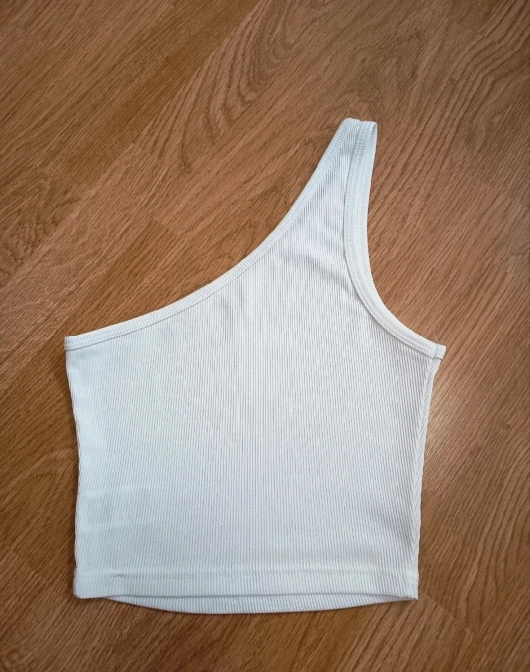 Crop top asimétrico de mujer. Shein. Talla XXS – Shein – taille XXS / 32 / 4 5
