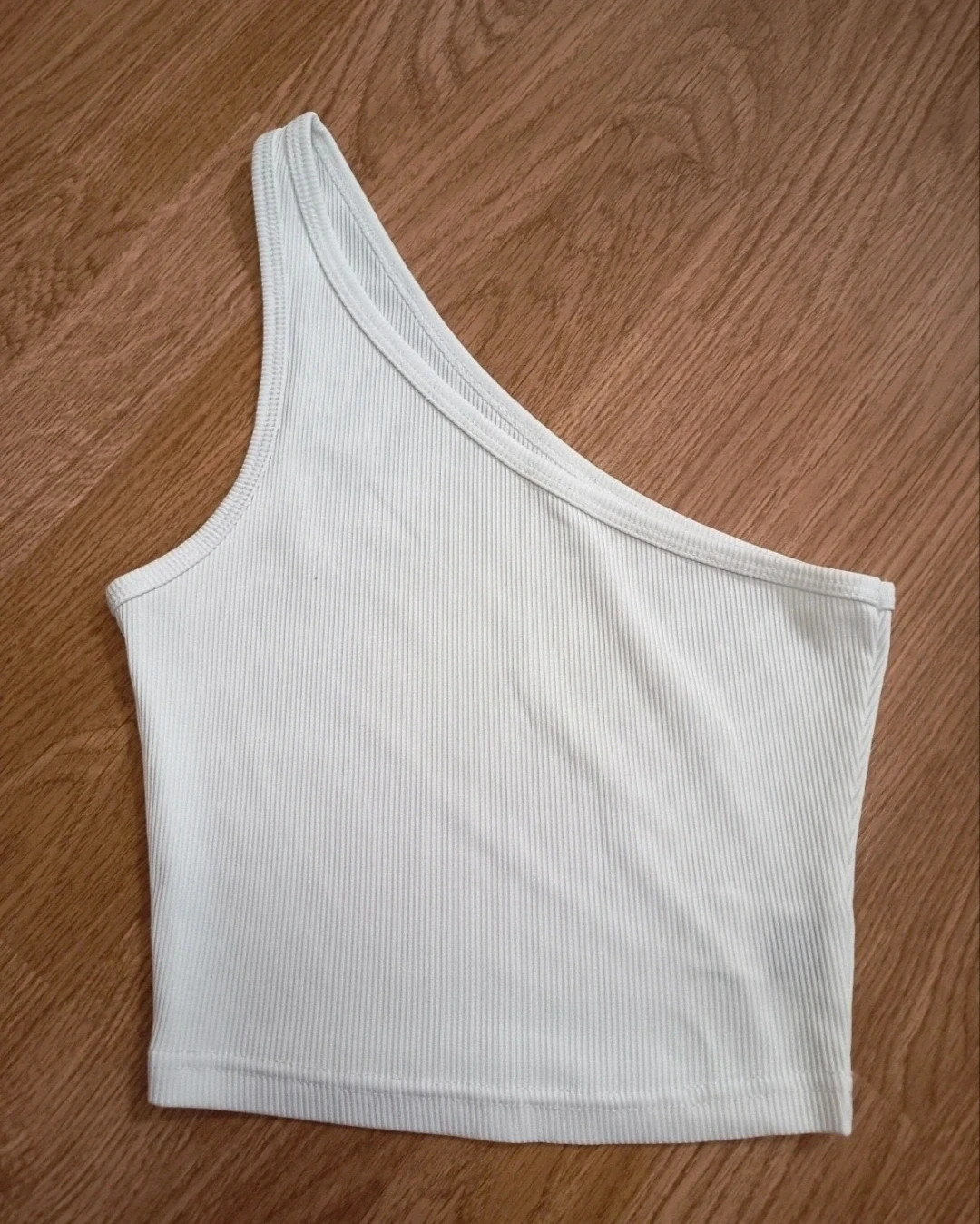 Crop top asimétrico de mujer. Shein. Talla XXS – Shein – taille XXS / 32 / 4