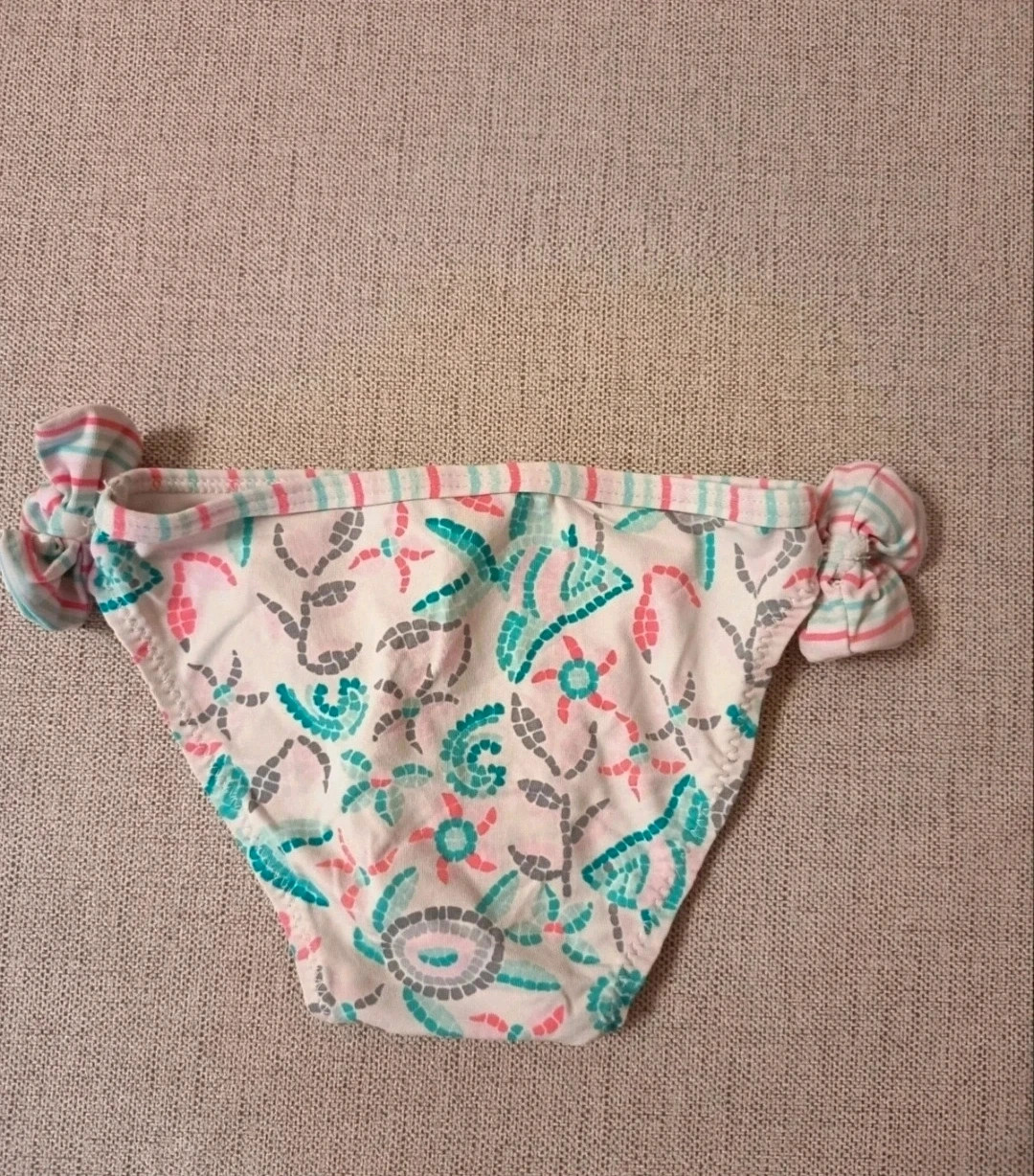Braguita bikini de niña bebé de Tex. Talla 6 meses. – TEX – taille 3-6 mois / 62 cm 2