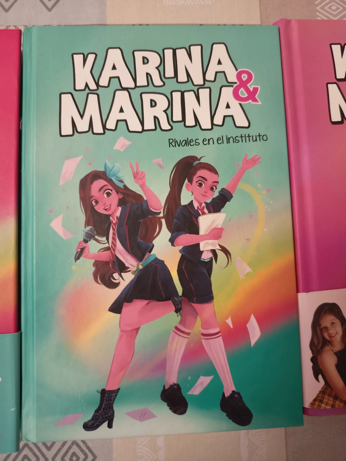 Lote de tres libros de Karina y Marina. En perfecto estado 3