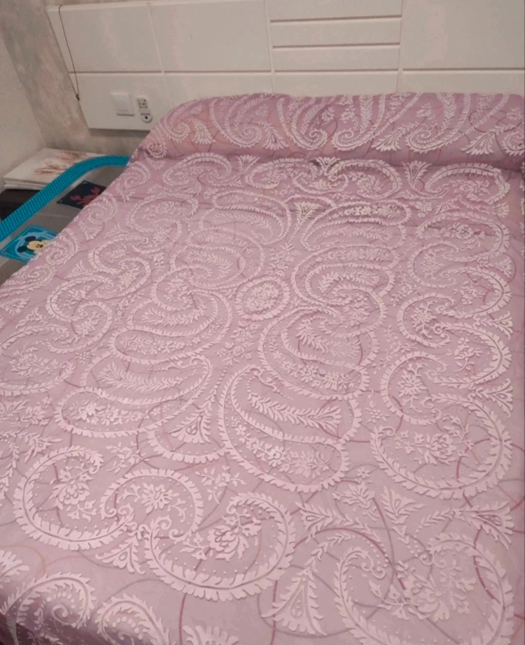 Colcha semitransparente en lila. Sin estrenar – Local – taille Double (120-140 x 190-200 cm) 2