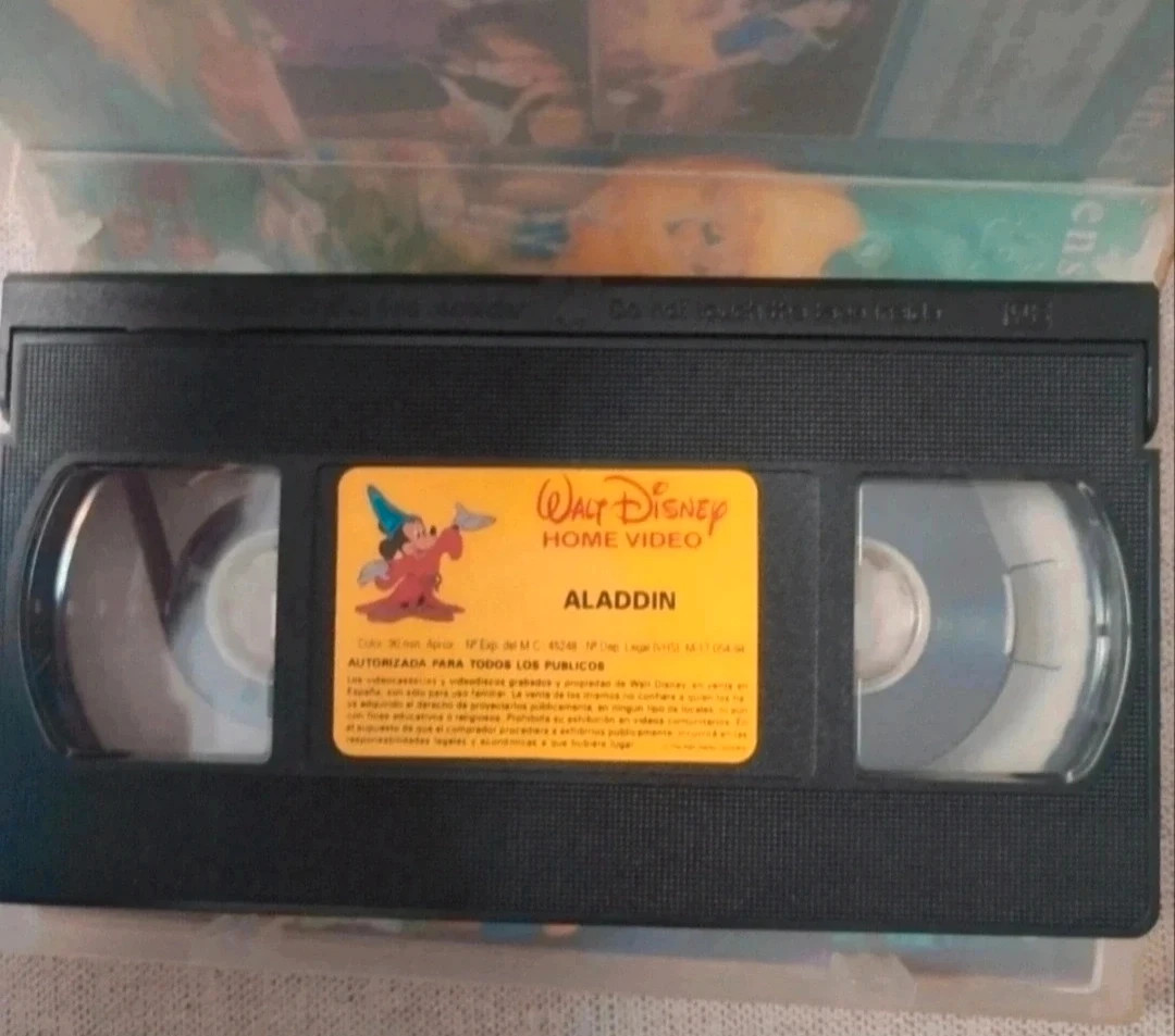 Película VHS de Aladdin Disney. En buen estado. Audio castellano. 3