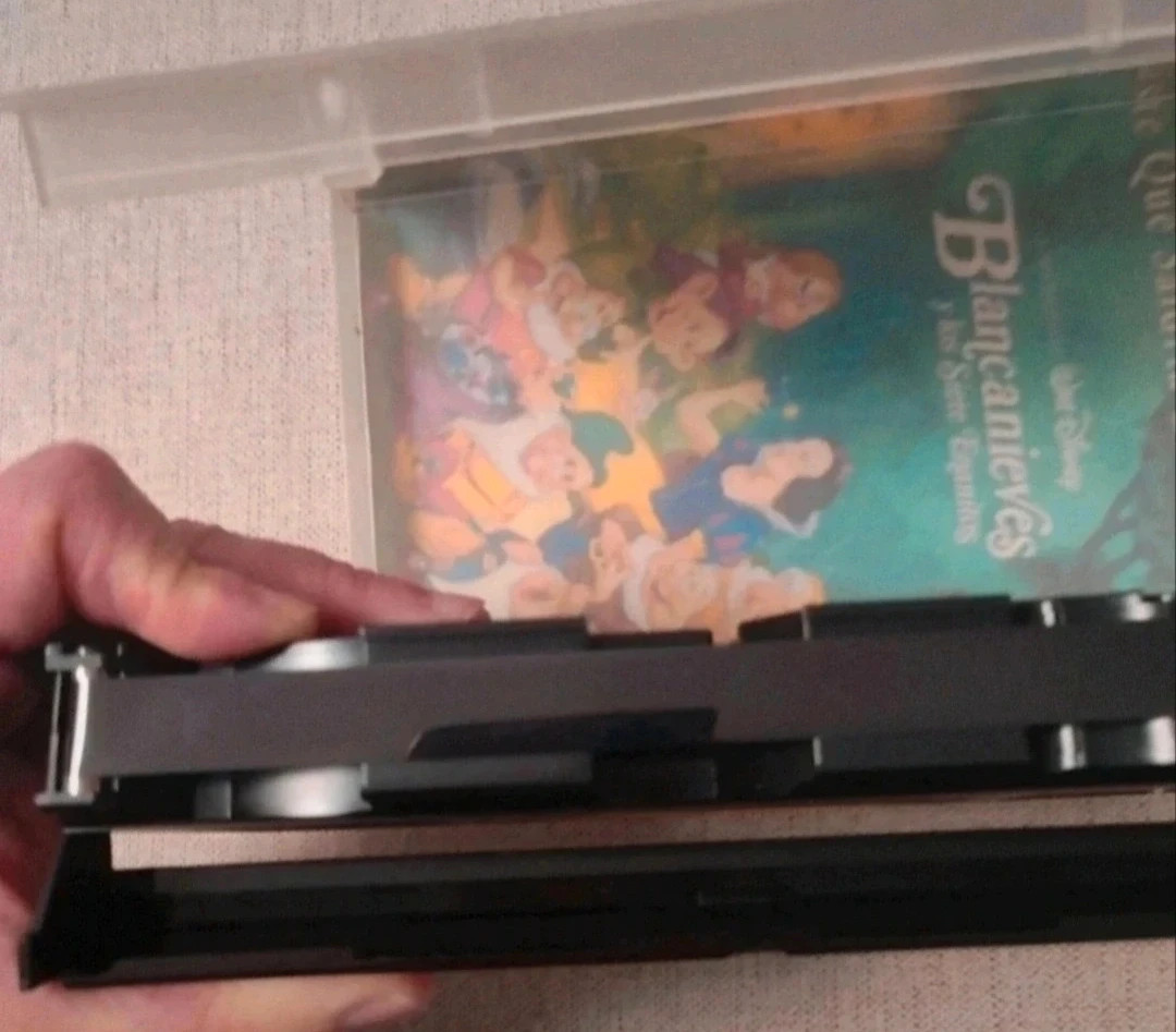 Película VHS de Aladdin Disney. En buen estado. Audio castellano. 4
