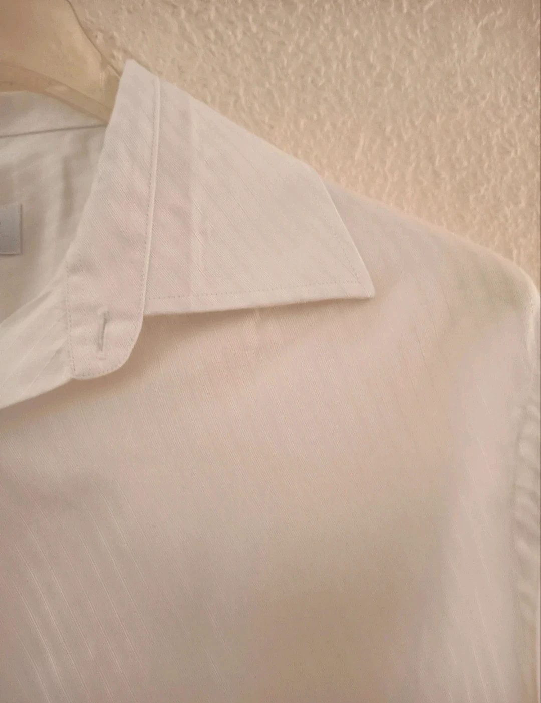 Preciosa camisa de hombre blanca satinada. Con manga acampanada. De Royal Shirt class. Talla XL – Royal Shirt Class – taille XL 2