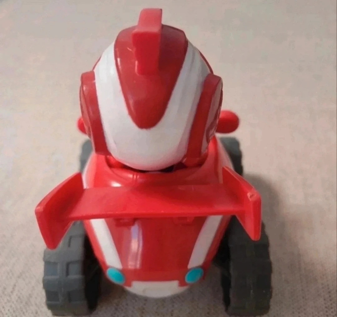 Muñeco con coche de los Top Wins. – Hasbro – taille 3 ans / 98 cm 4