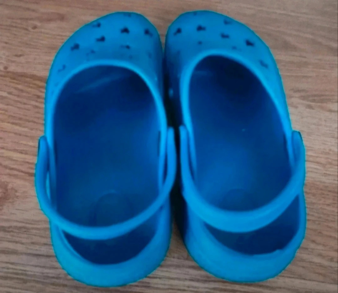 Zuecos crocs de niño en azul. En buen estado. Número 29 – Local – taille 29 2