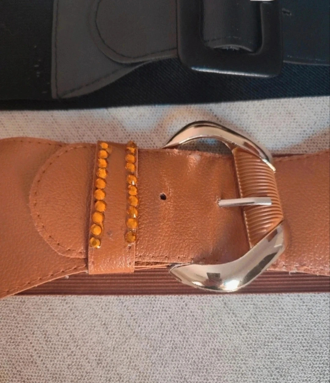 Dos cinturones elásticos en muy buen estado. Marrón y negro. – Local – taille Ajustable 3