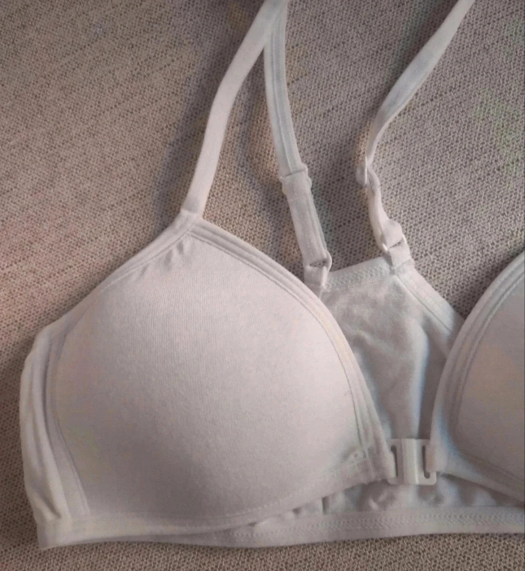 Sujetador deportivo de mujer de Tex. Talla 80A. Sin estrenar. – TEX – taille 80A et AA 3