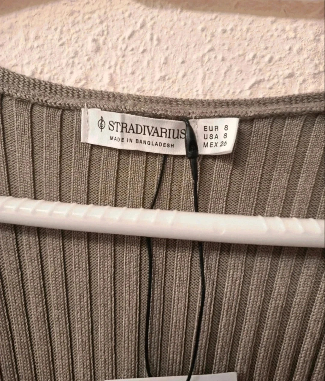 Precioso vestido de mujer de Stradivarius. Ceñido al cuerpo. Talla S. Con etiqueta – Stradivarius – taille S / 36 / 8 5