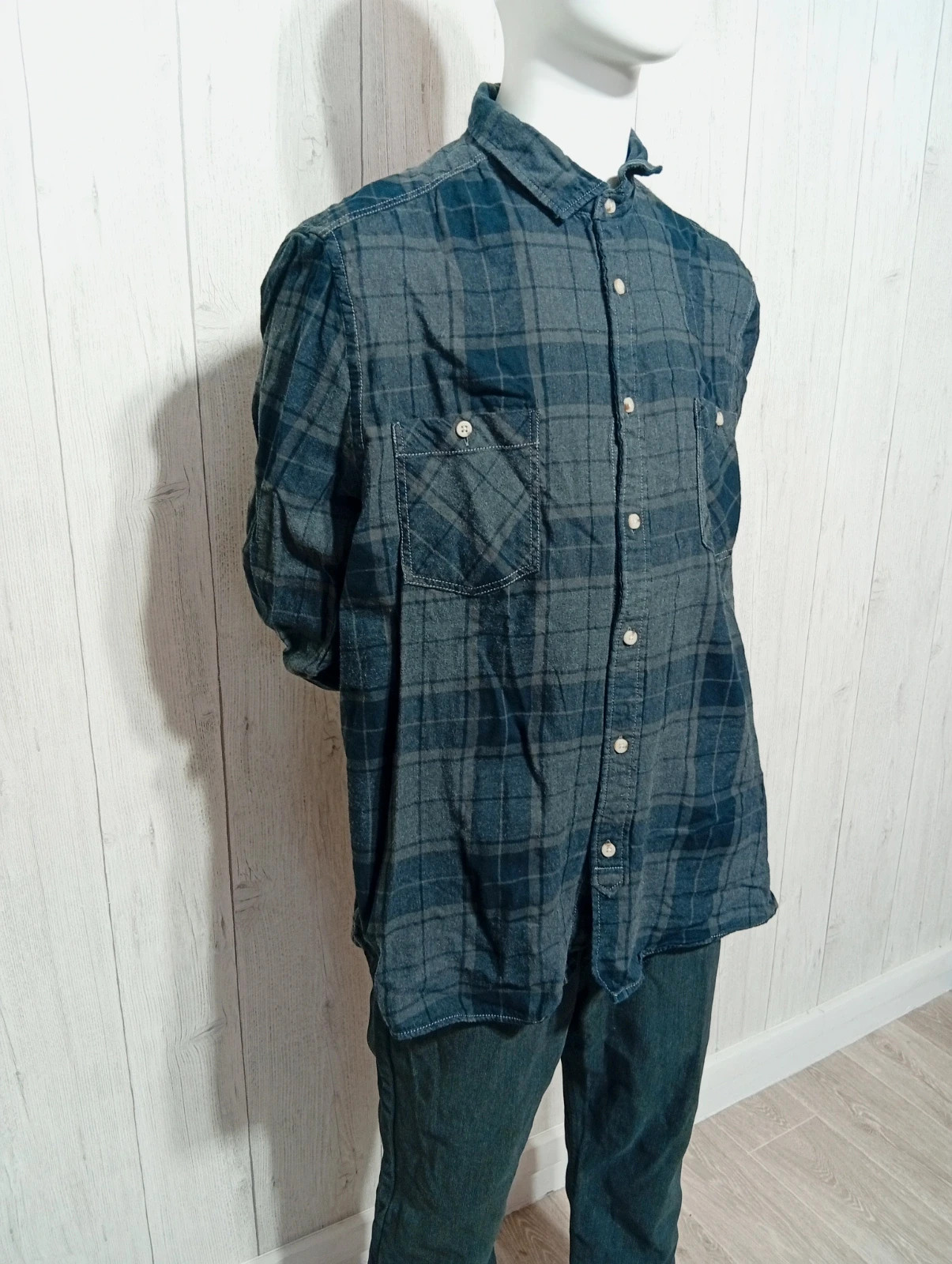 Chemise a carreaux manches longues homme- taille XXL/44 - Kiabi - couleur gris noir – Kiabi – taille XXL 4