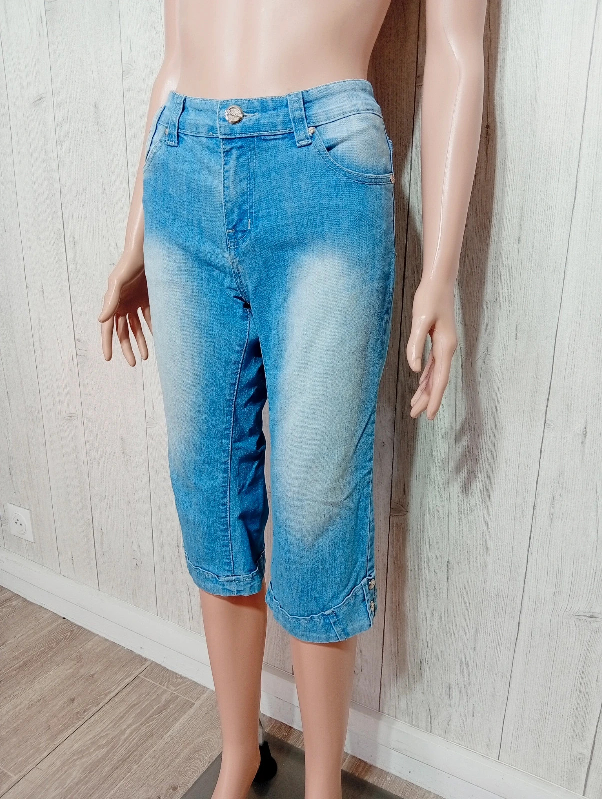 Pantacourt en jeans femme - taille L/40 - fashion jeans - couleur bleu clair – Fashion Jeans – taille L / 40 / 12 5