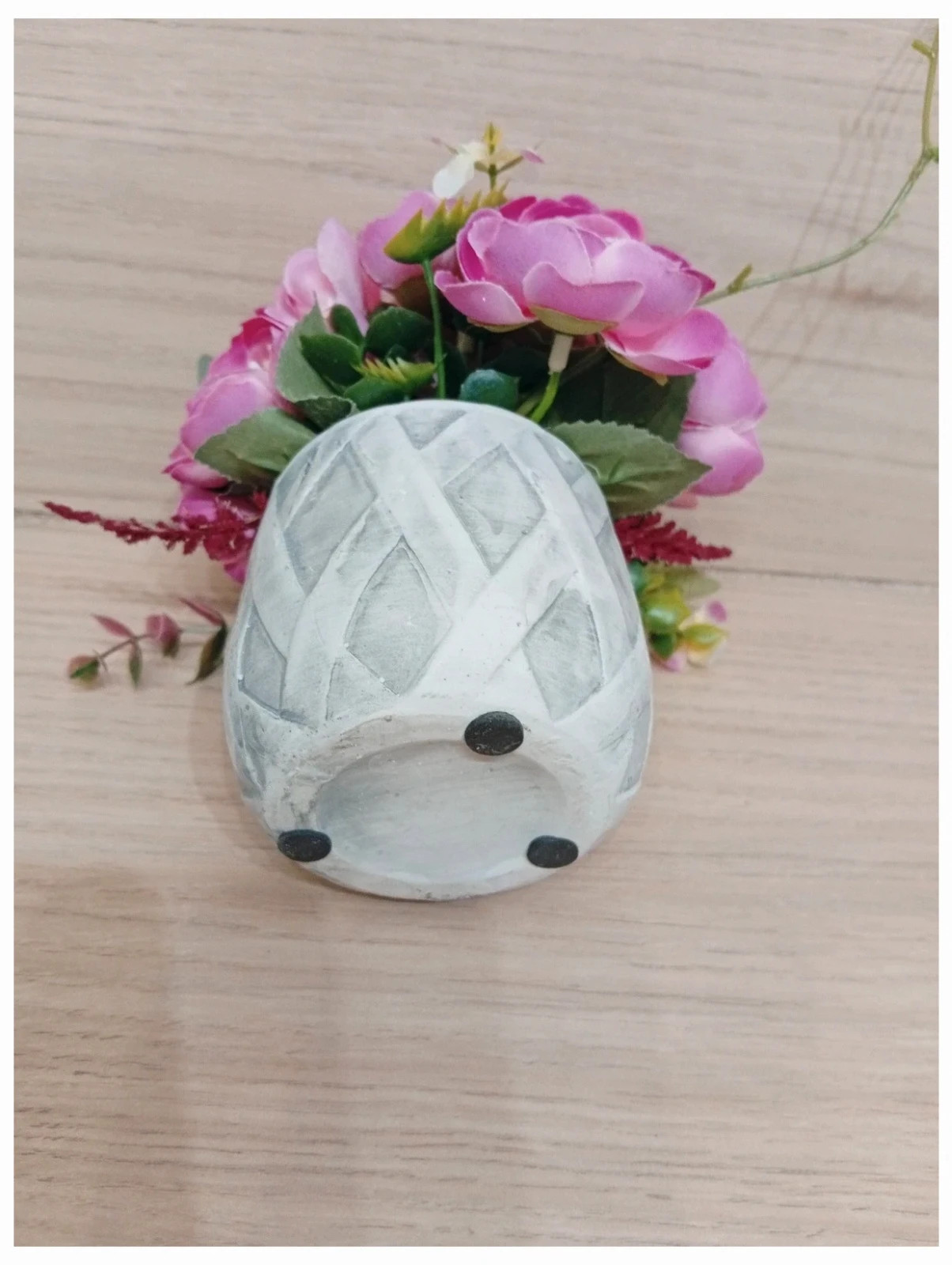 Pot de fleurs artificiel - composition de fleurs rose a nuance degradee-couleur rose et pot gris 5