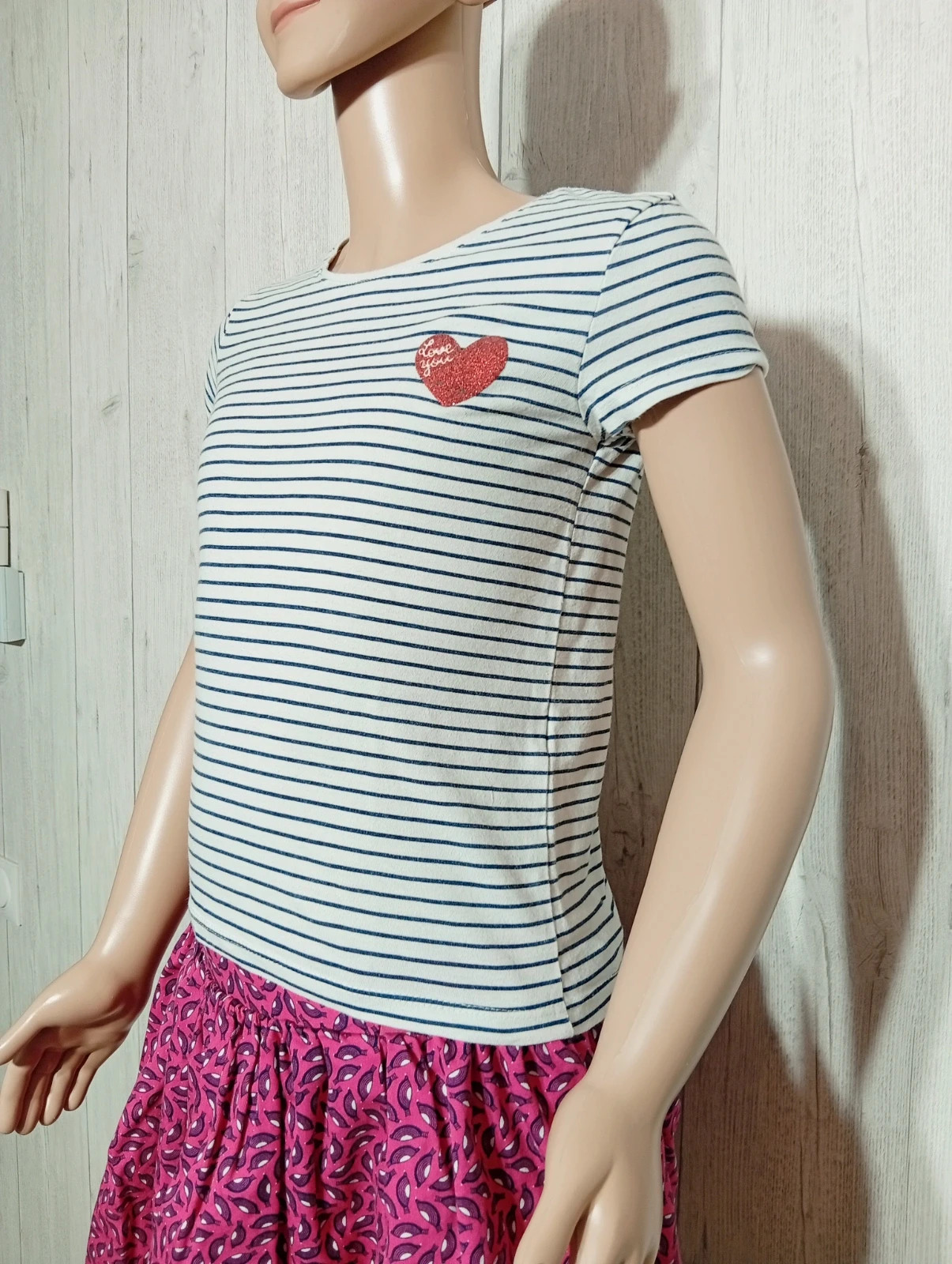 T-shirt imprimé manche courte fille - taille 8 ans (126/131 cm) - Kiabi - couleur blanc et marine – Kiabi – taille 8 ans / 128 cm 4