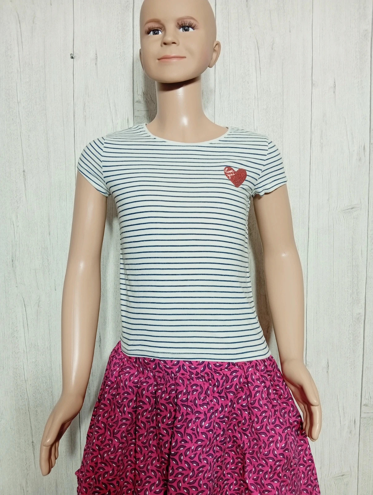T-shirt imprimé manche courte fille - taille 8 ans (126/131 cm) - Kiabi - couleur blanc et marine – Kiabi – taille 8 ans / 128 cm