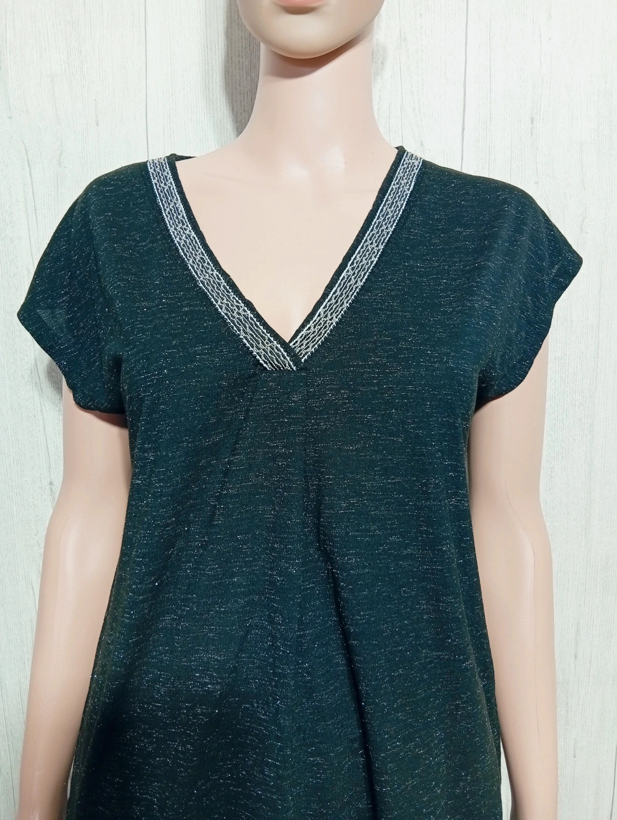 T-shirt col V manches courtes femme- taille M/38- la halle - couleur noir argente – La Halle – taille M / 38 / 10 2