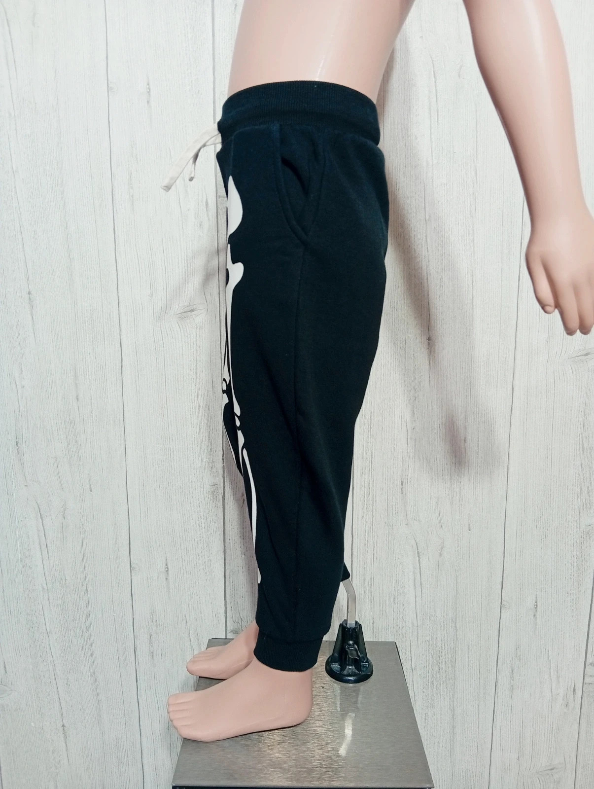 Pantalon garçon - taille 3 ans (98 cm) - Kiabi - couleur noir et blanc – Kiabi – taille 3 ans / 98 cm 5