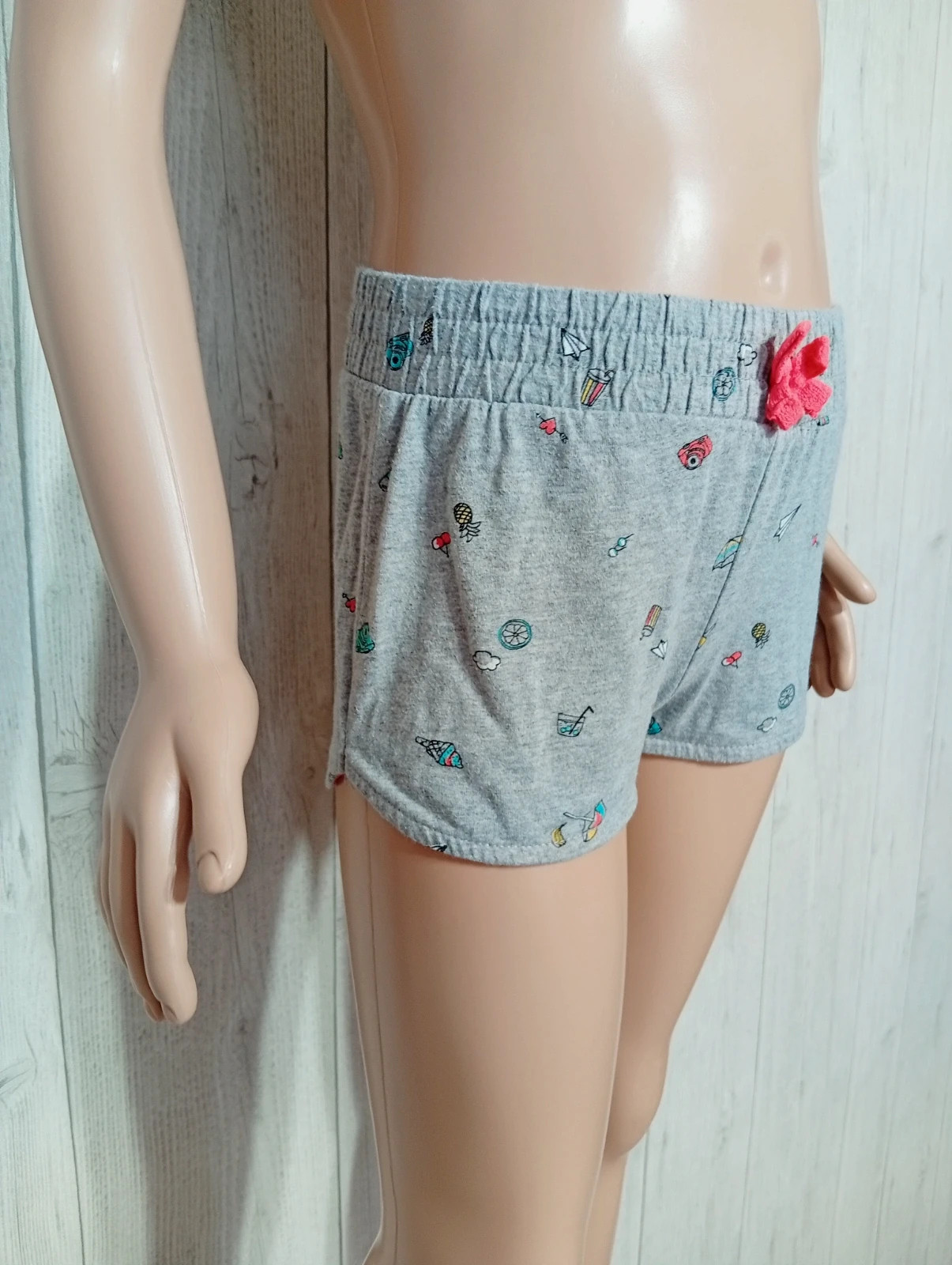 Short imprimé avec noeud décoratif devant-taille 8 ans(126/131 cm)-Kiabi-couleur gris multicolore – Kiabi – taille 8 ans / 128 cm 2