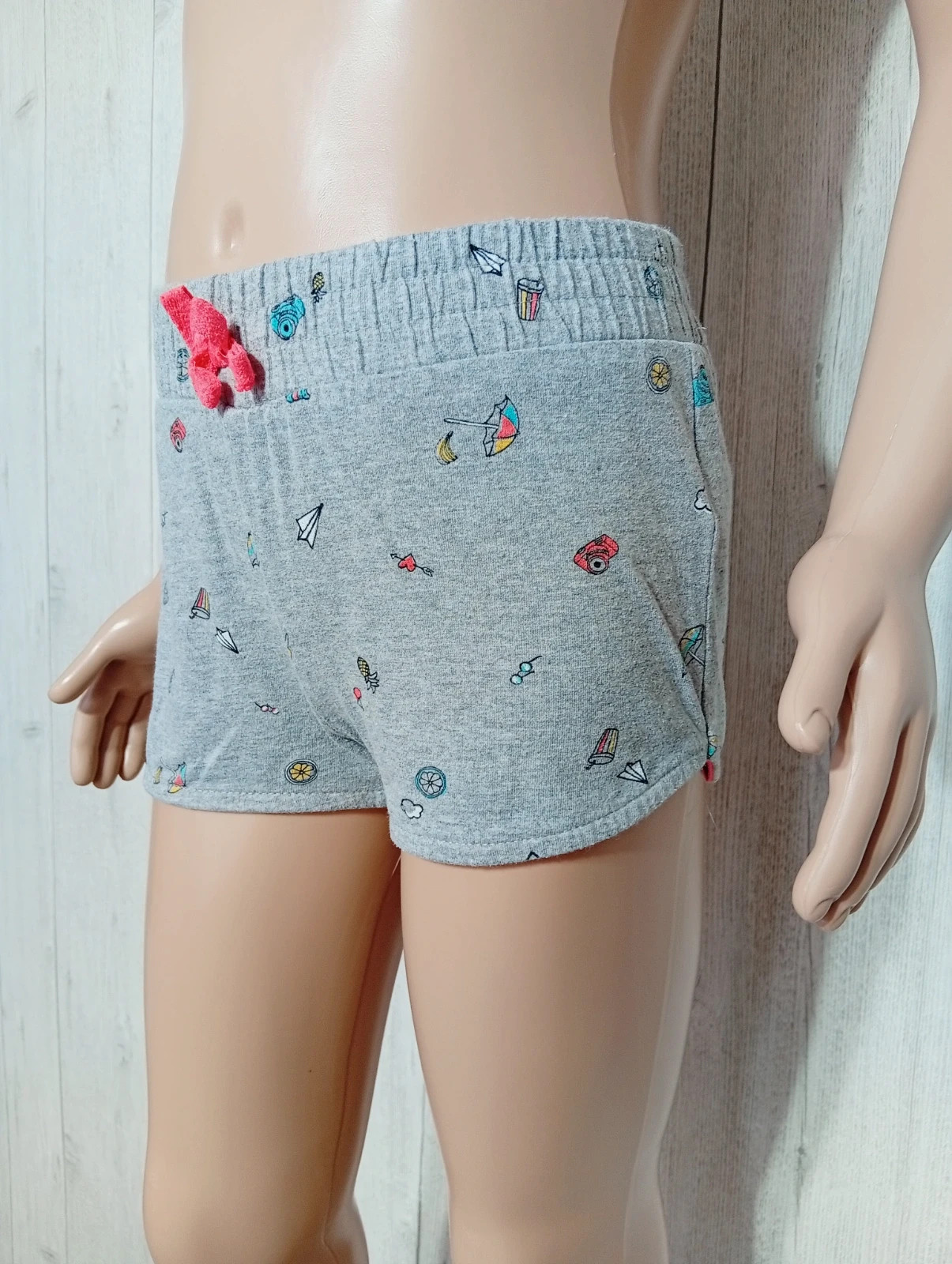 Short imprimé avec noeud décoratif devant-taille 8 ans(126/131 cm)-Kiabi-couleur gris multicolore – Kiabi – taille 8 ans / 128 cm 3