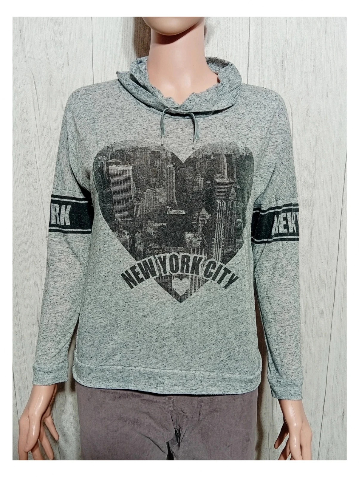 Sweat imprimé manches longues fille - taille 16 ans - gemo - couleur gris noir – Gémo – taille 16 ans / 176 cm