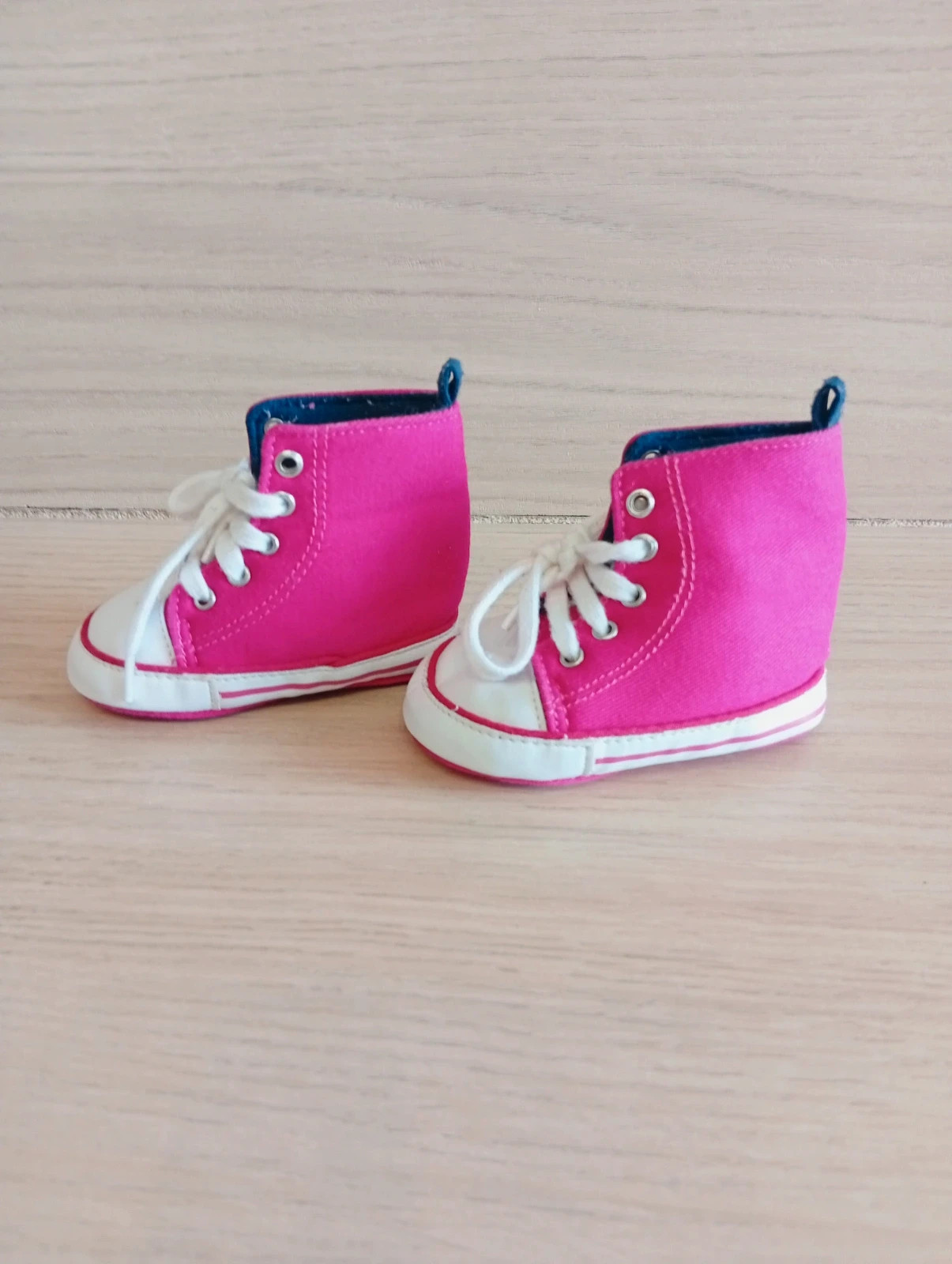 Chaussures bebe fille - taille 6/12 mois - couleur fushia et blanc – taille 15 et moins