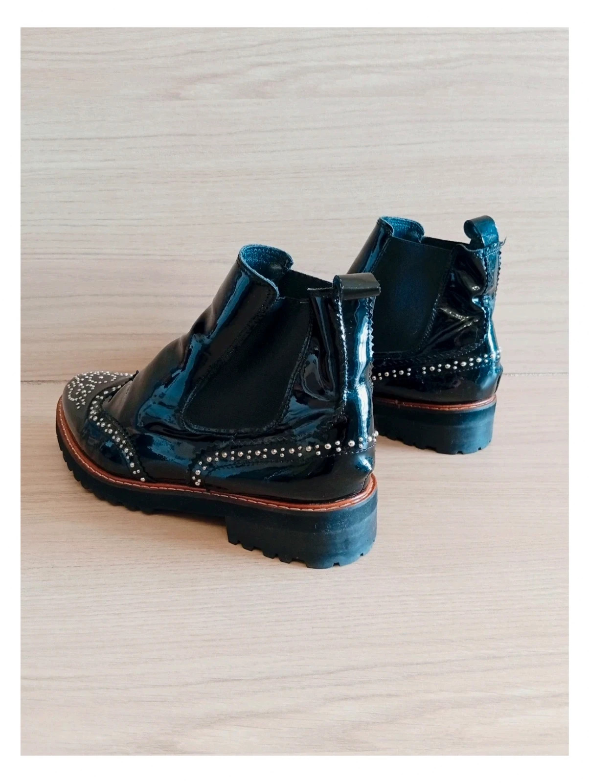 Bottines Philippe morvan femme- taille 39- Philippe morvan-couleur noir vernis et clouté – Philippe Morvan – taille 39 3