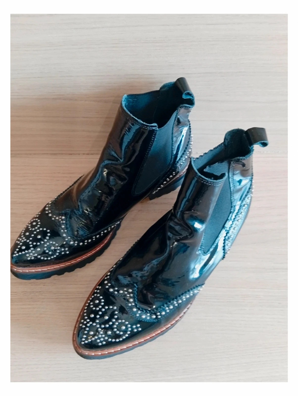 Bottines Philippe morvan femme- taille 39- Philippe morvan-couleur noir vernis et clouté – Philippe Morvan – taille 39 2