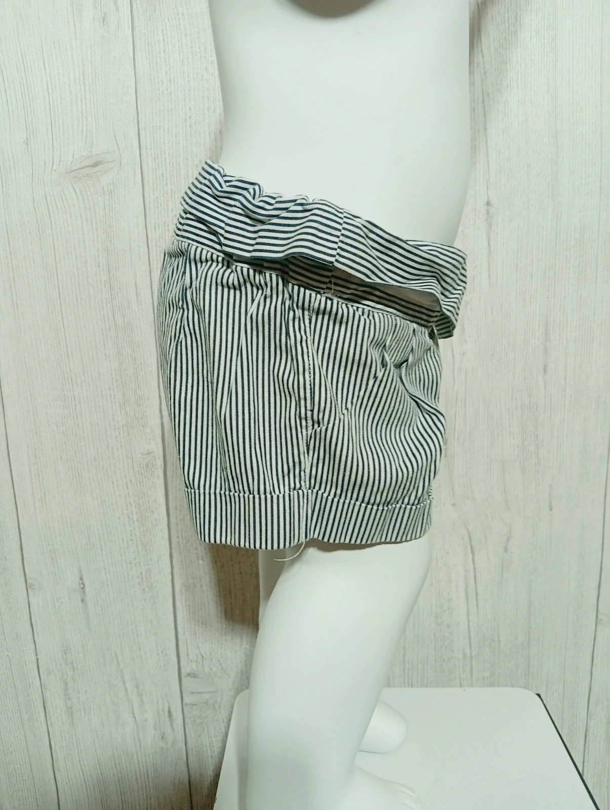 Short a rayure fille - taille 18 mois (82 cm) - beneton class - couleur blanc et noir – Benetton Baby – taille 12-18 mois / 80 cm 4