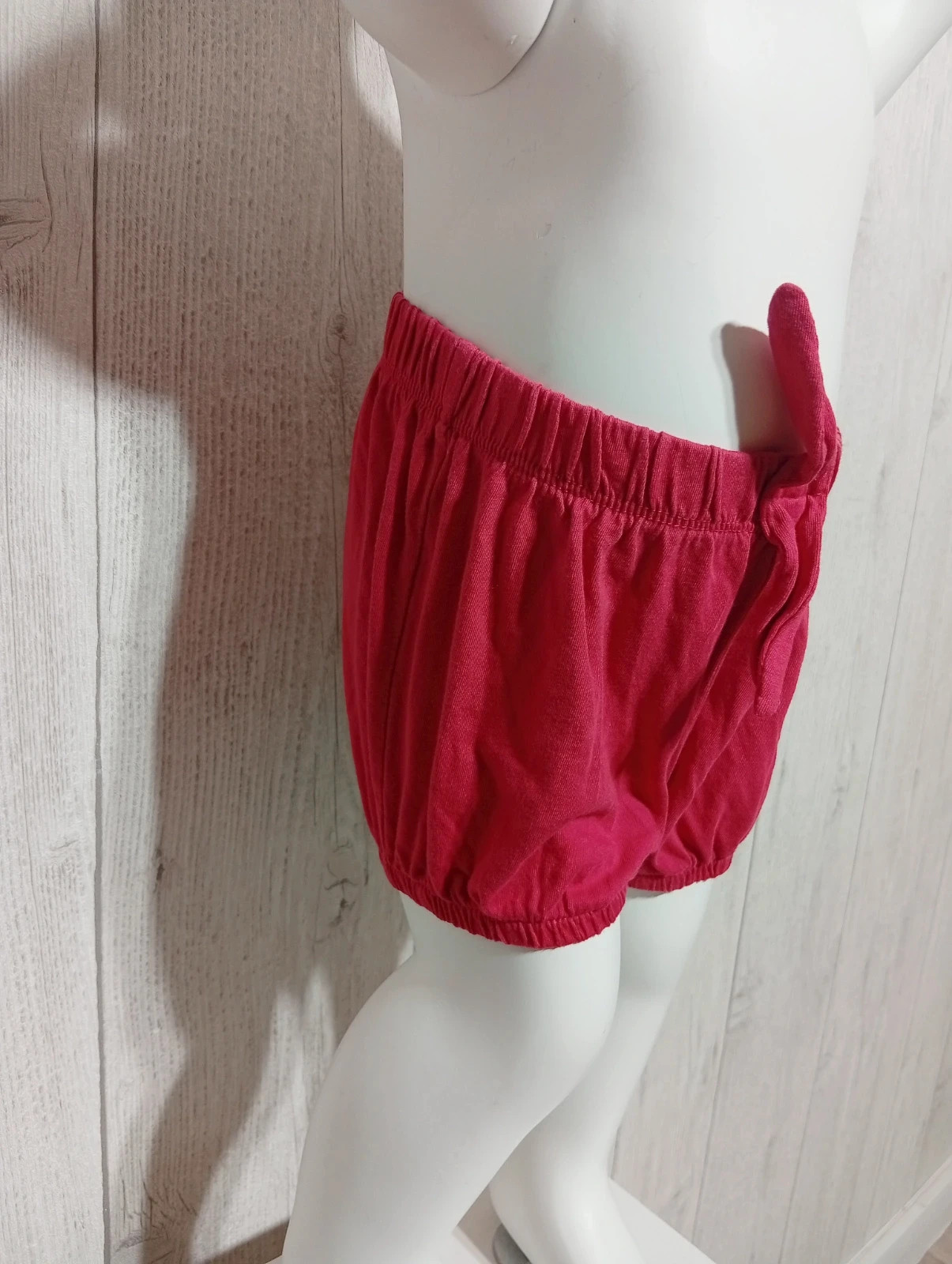 Short fille - taille 18 mois (81 cm) - Kiabi - couleur rouge – Kiabi – taille 12-18 mois / 80 cm 2