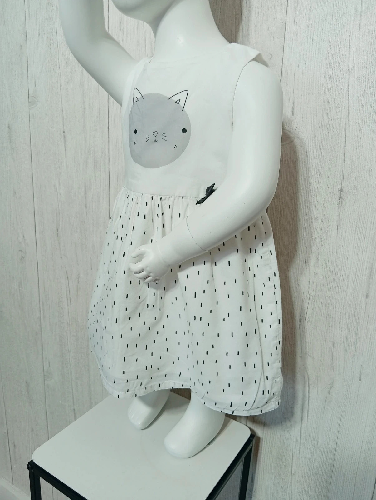 Robe fille - taille 18 mois (77/82 cm)- Kiabi - couleur blanc et noir – Kiabi – taille 12-18 mois / 80 cm 4