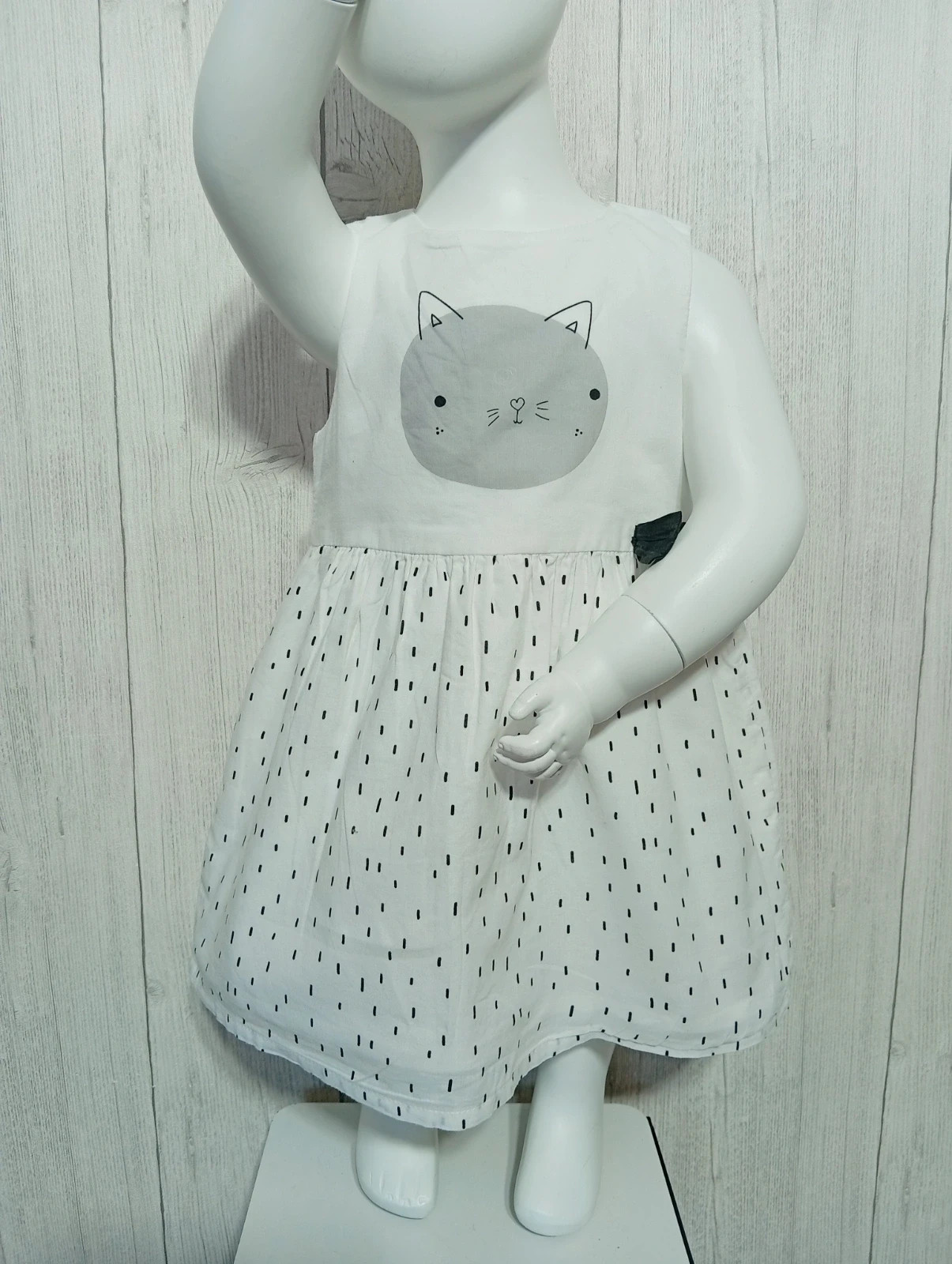 Robe fille - taille 18 mois (77/82 cm)- Kiabi - couleur blanc et noir – Kiabi – taille 12-18 mois / 80 cm