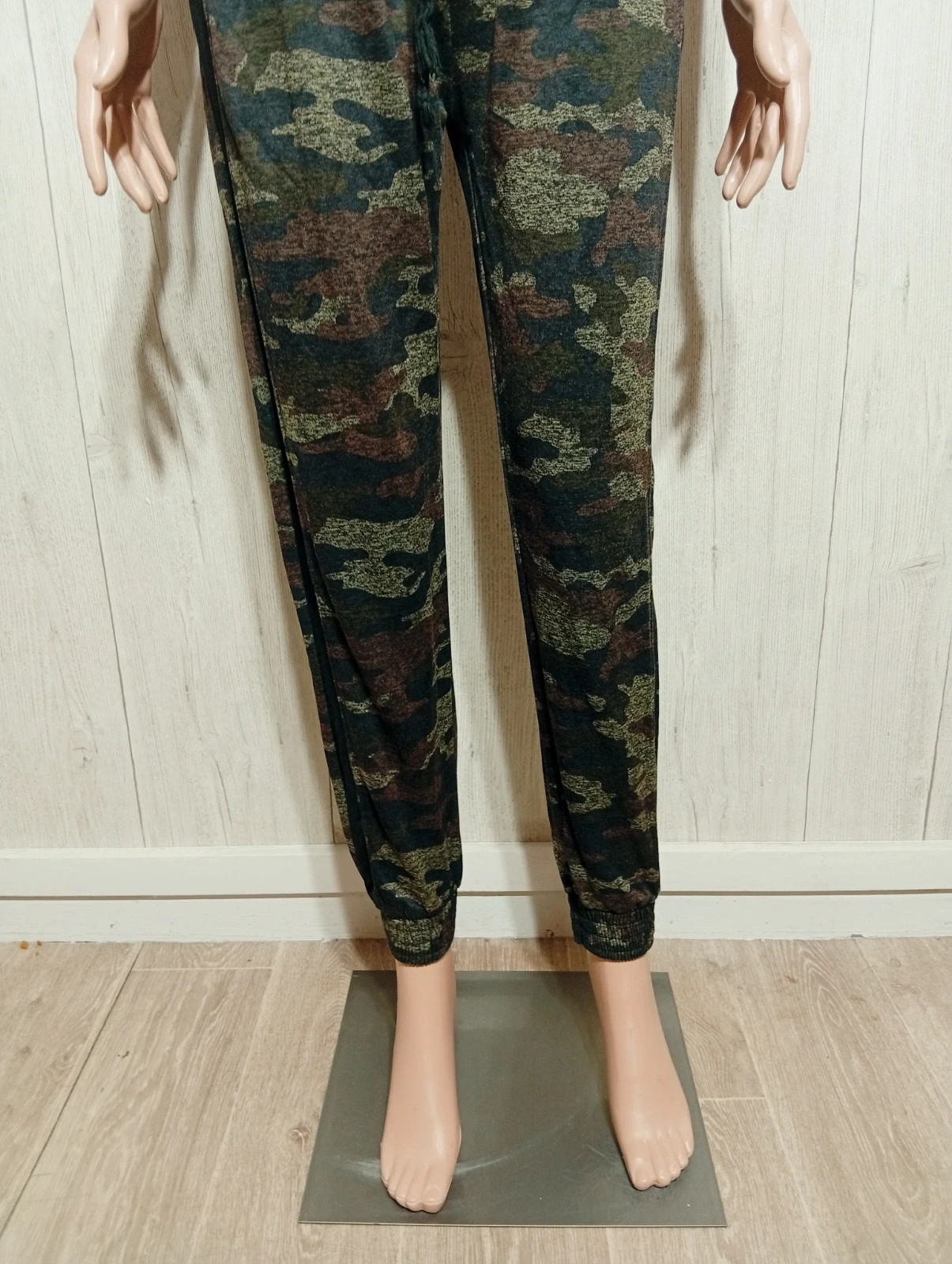 Pantalon jogging femme - taille L/40 - couleur kaki noir – taille L / 40 / 12 3