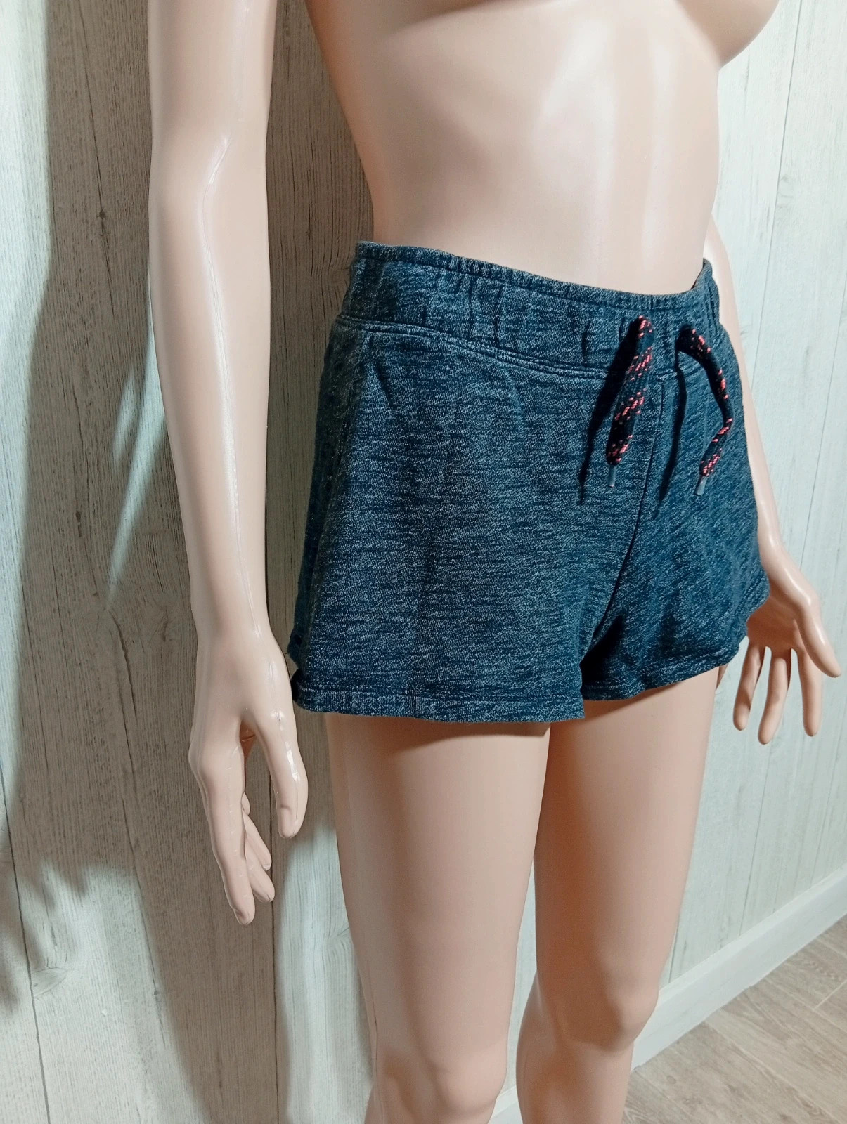Short fille - taille 16 ans/S ( 158/164 cm) - Kiabi - couleur gris noir – Kiabi – taille 16 ans / 176 cm 2