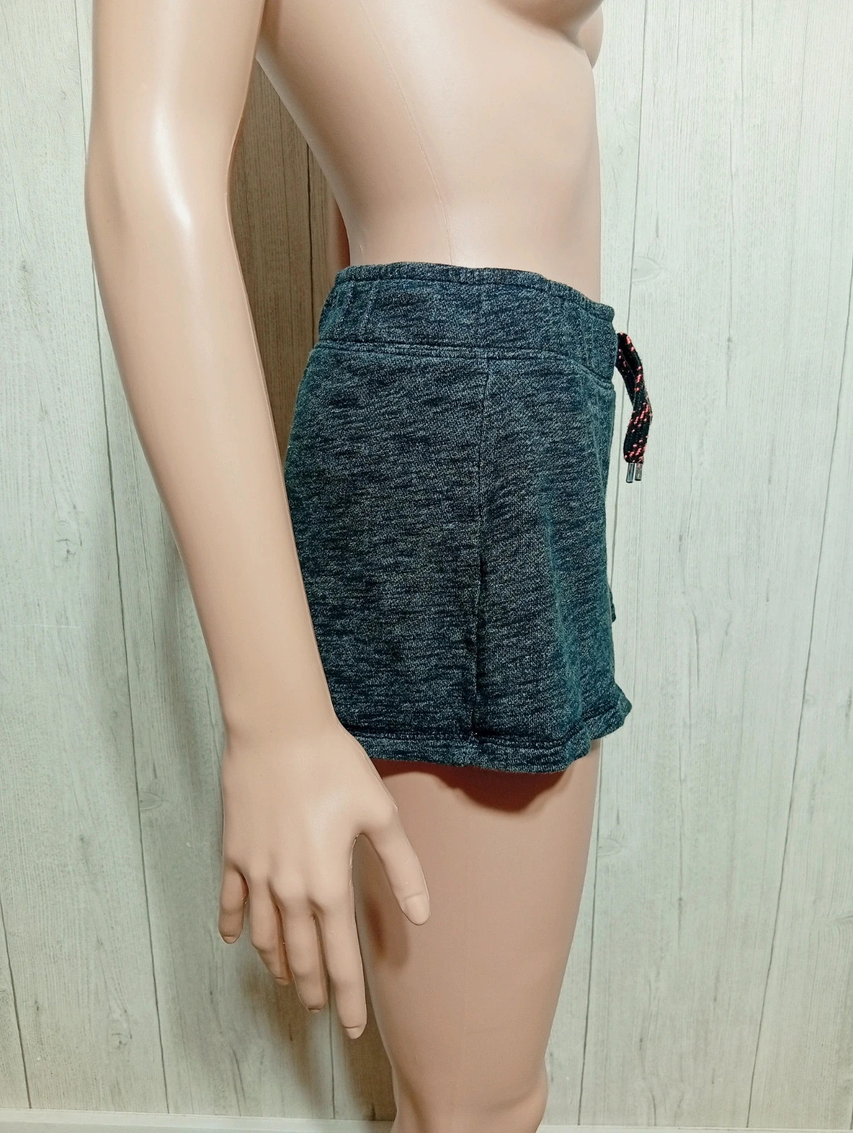 Short fille - taille 16 ans/S ( 158/164 cm) - Kiabi - couleur gris noir – Kiabi – taille 16 ans / 176 cm 4
