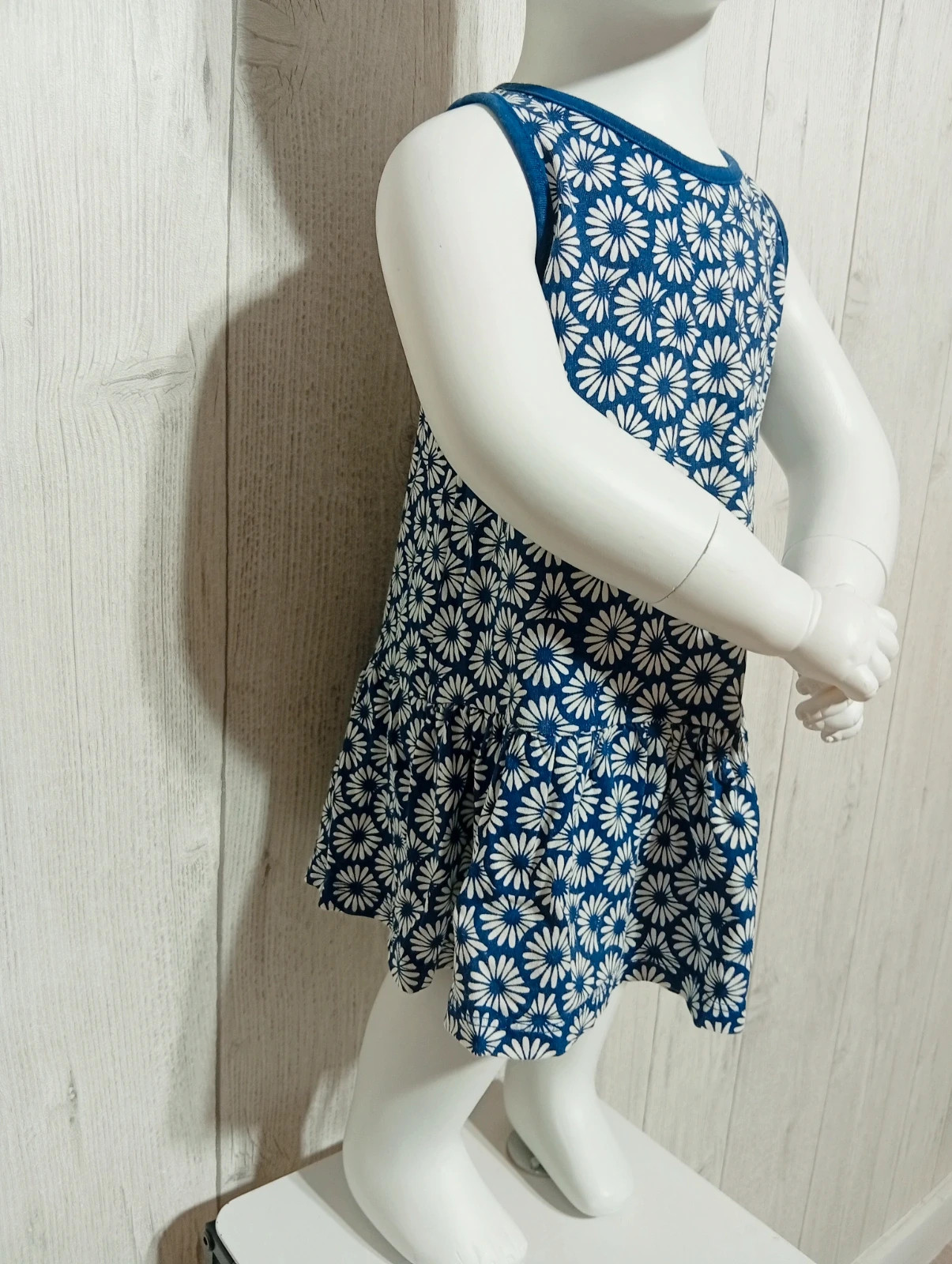 Robe fille imprimé a motif floral - taille 12/18mois (80 cm) -H&M - couleur marine et blanc – H&M – taille 12-18 mois / 80 cm 4