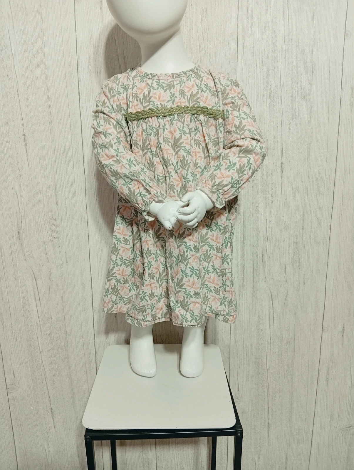 Robe imprimé a motif fleural - taille 18 mois (86 cm)- TQF - couleur blanc vert corail