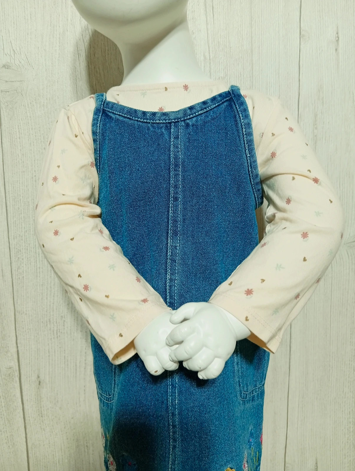 Ensemble 2 pieces fille robe en jean avec son haut-taille 18mois ( 81 cm)-Kiabi-couleur bleu beige – Kiabi – taille 12-18 mois / 80 cm 2